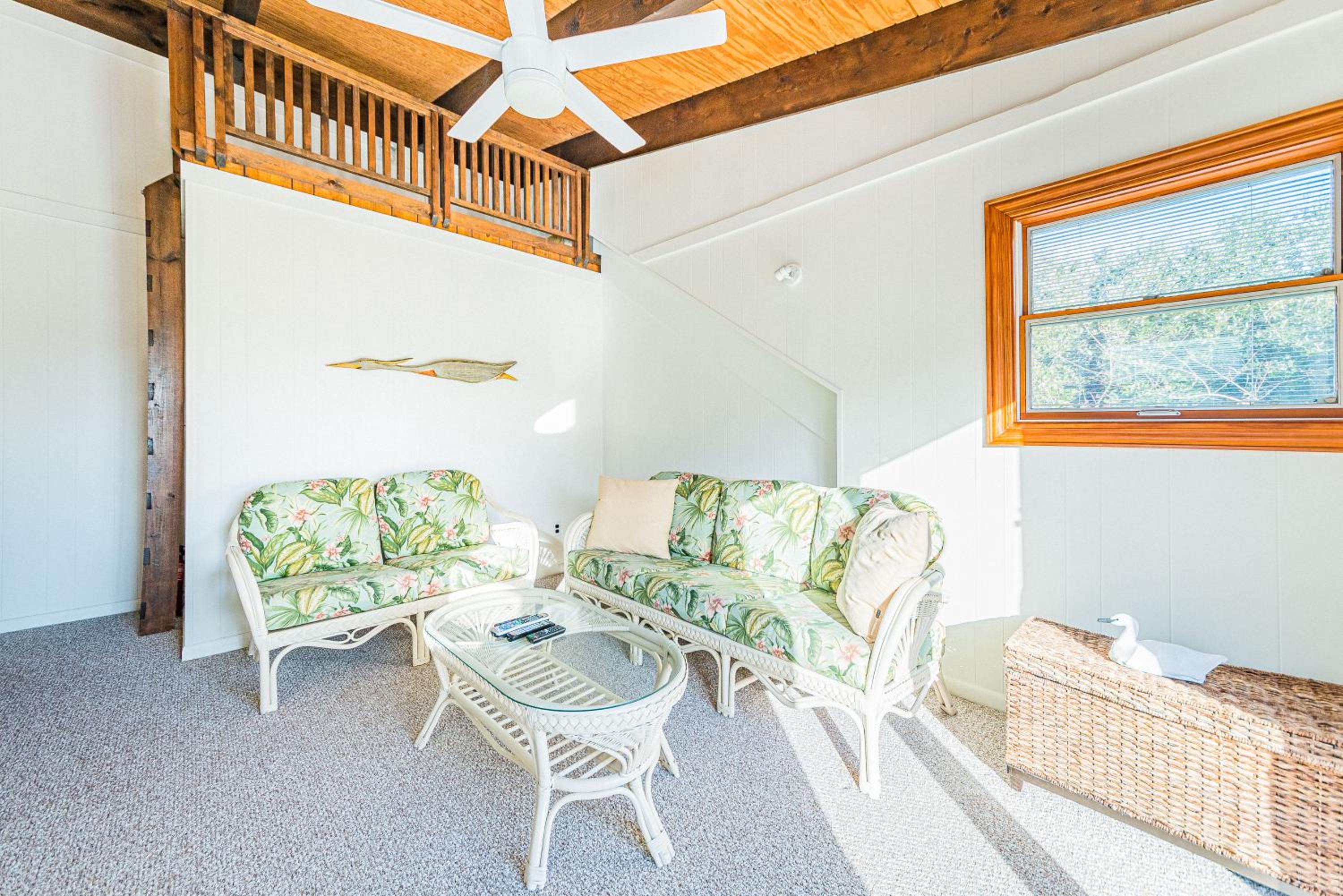Casa La Playa - Duck, Sanderling, Lakefront, 160 Yards to the Beach, Community Pool, Pets OK