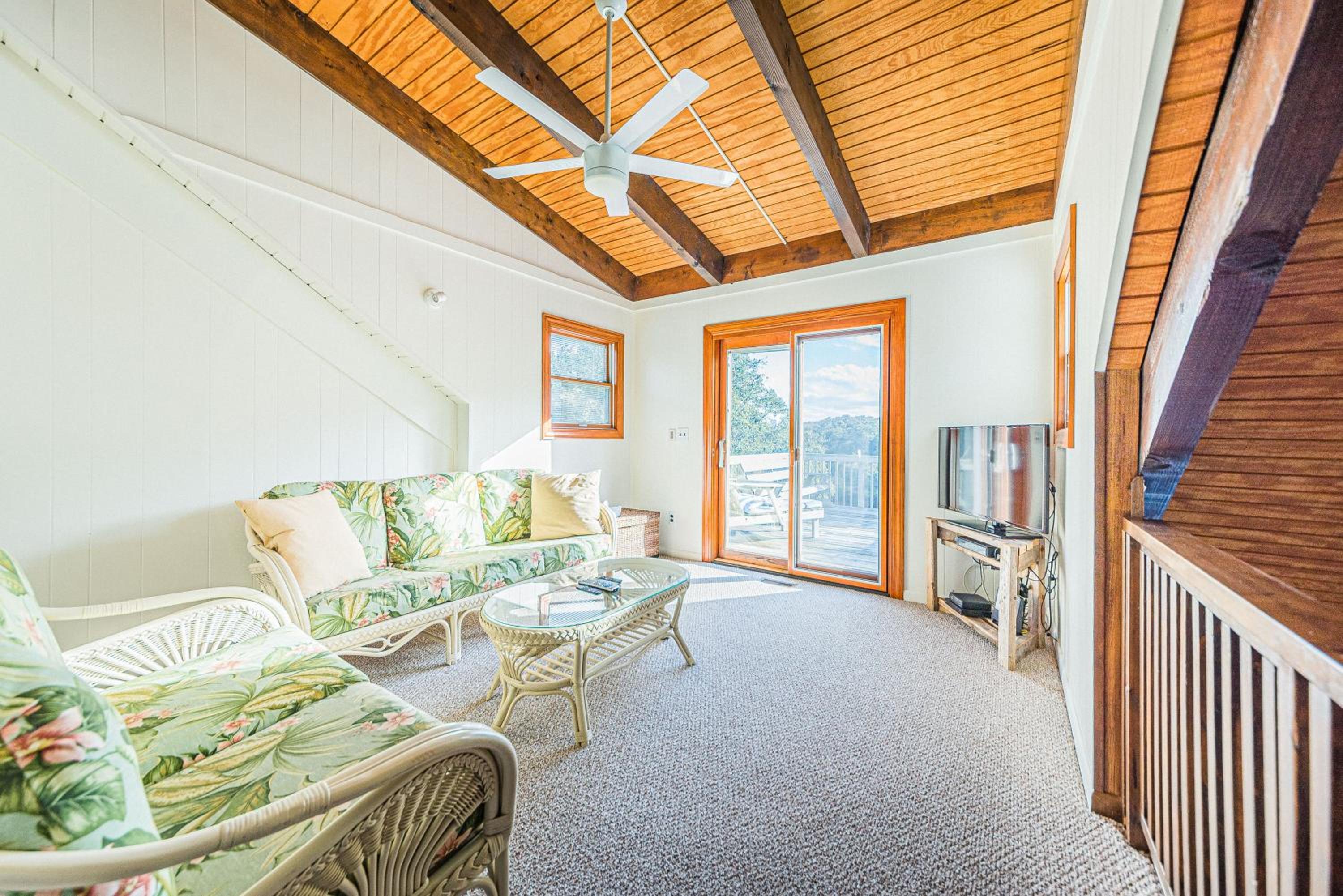 Casa La Playa - Duck, Sanderling, Lakefront, 160 Yards to the Beach, Community Pool, Pets OK