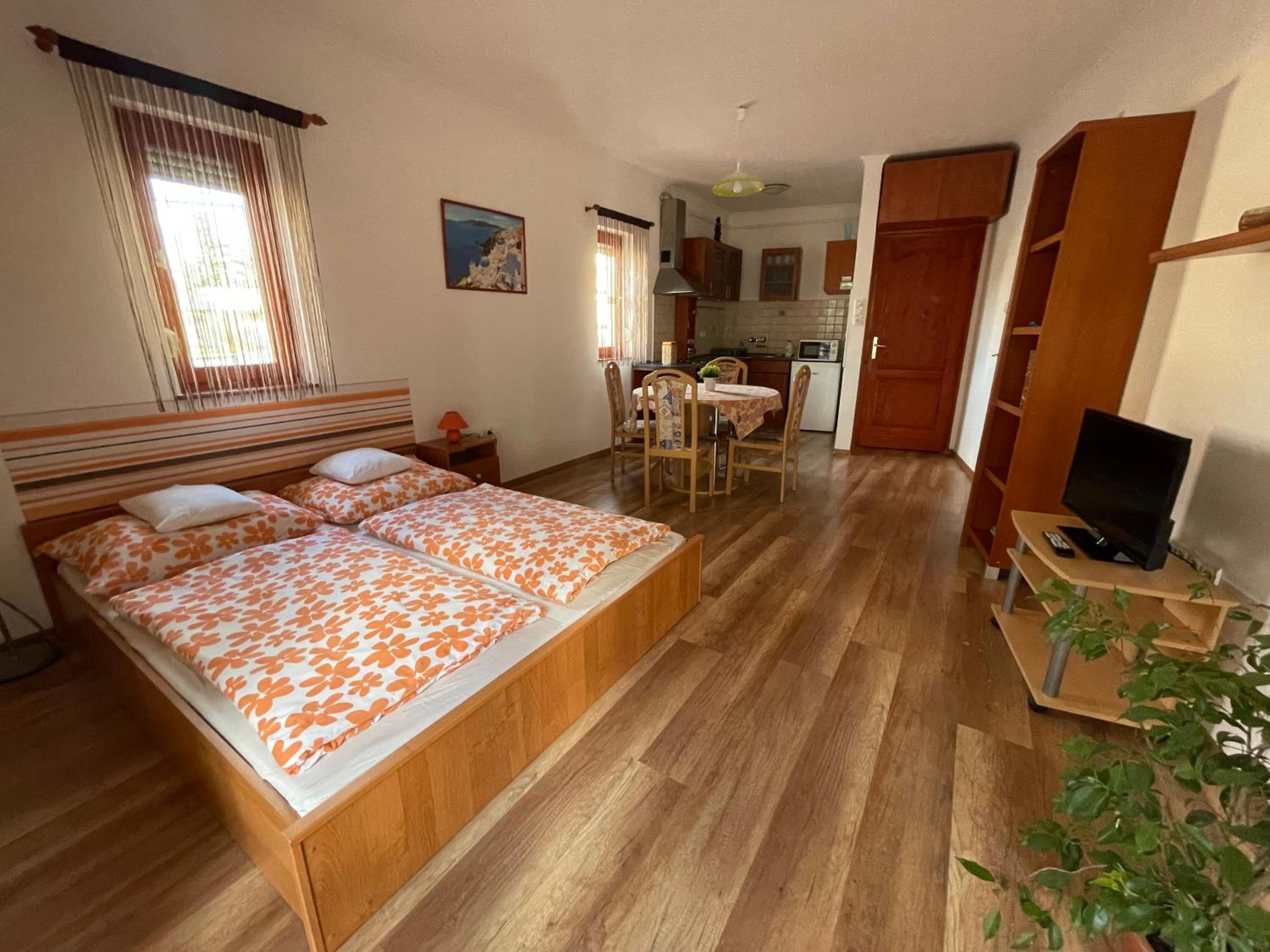 Hellasz Apartman view 3