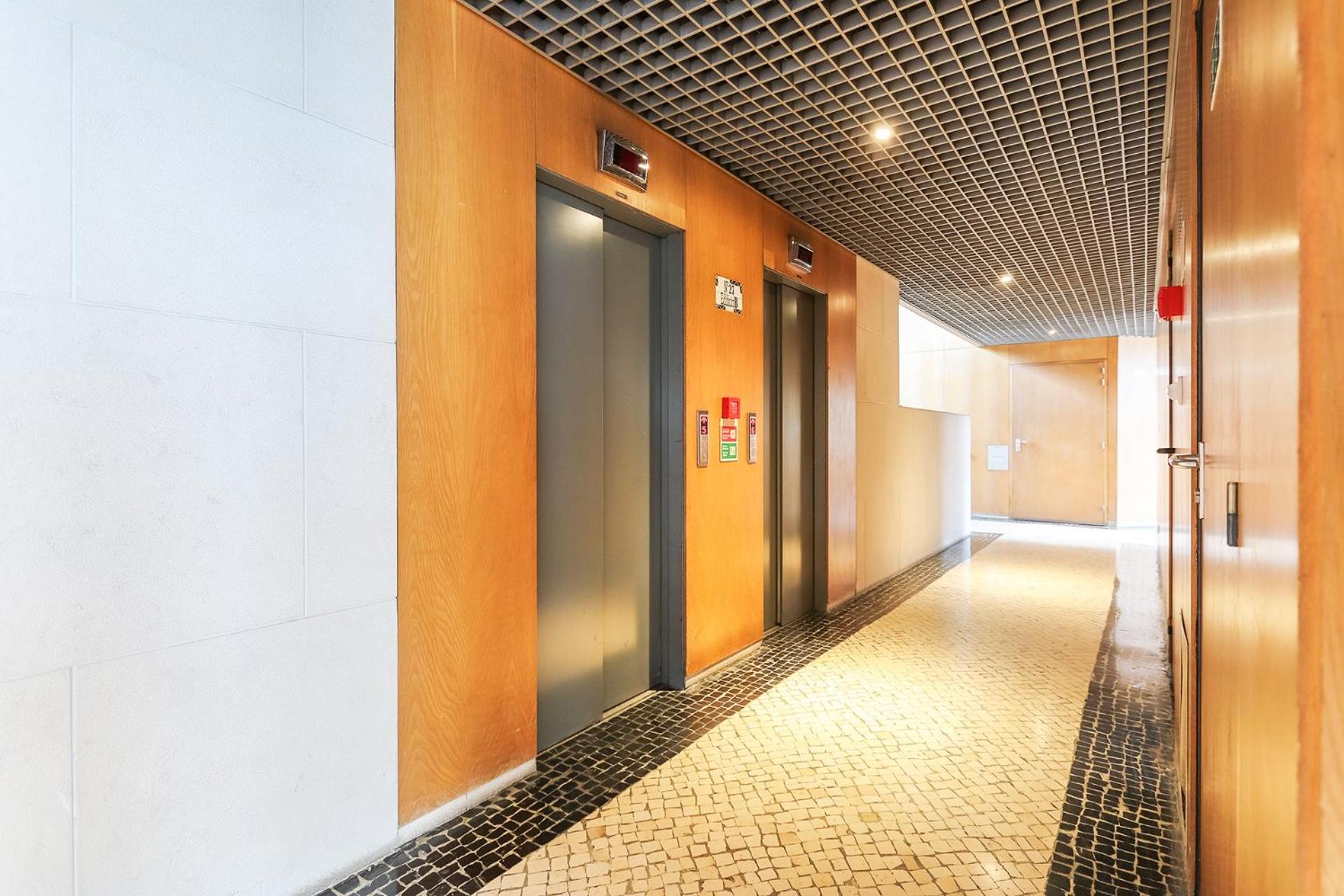 Vita Portucale ! Modern Apartment with Garage view 3