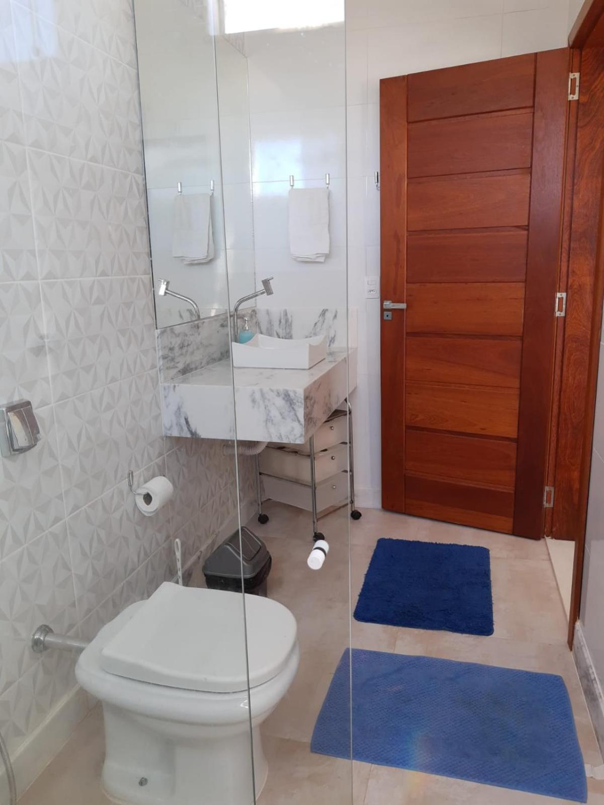 Xodó da Praia - amplo apartamento 3 qts 260 m da praia
