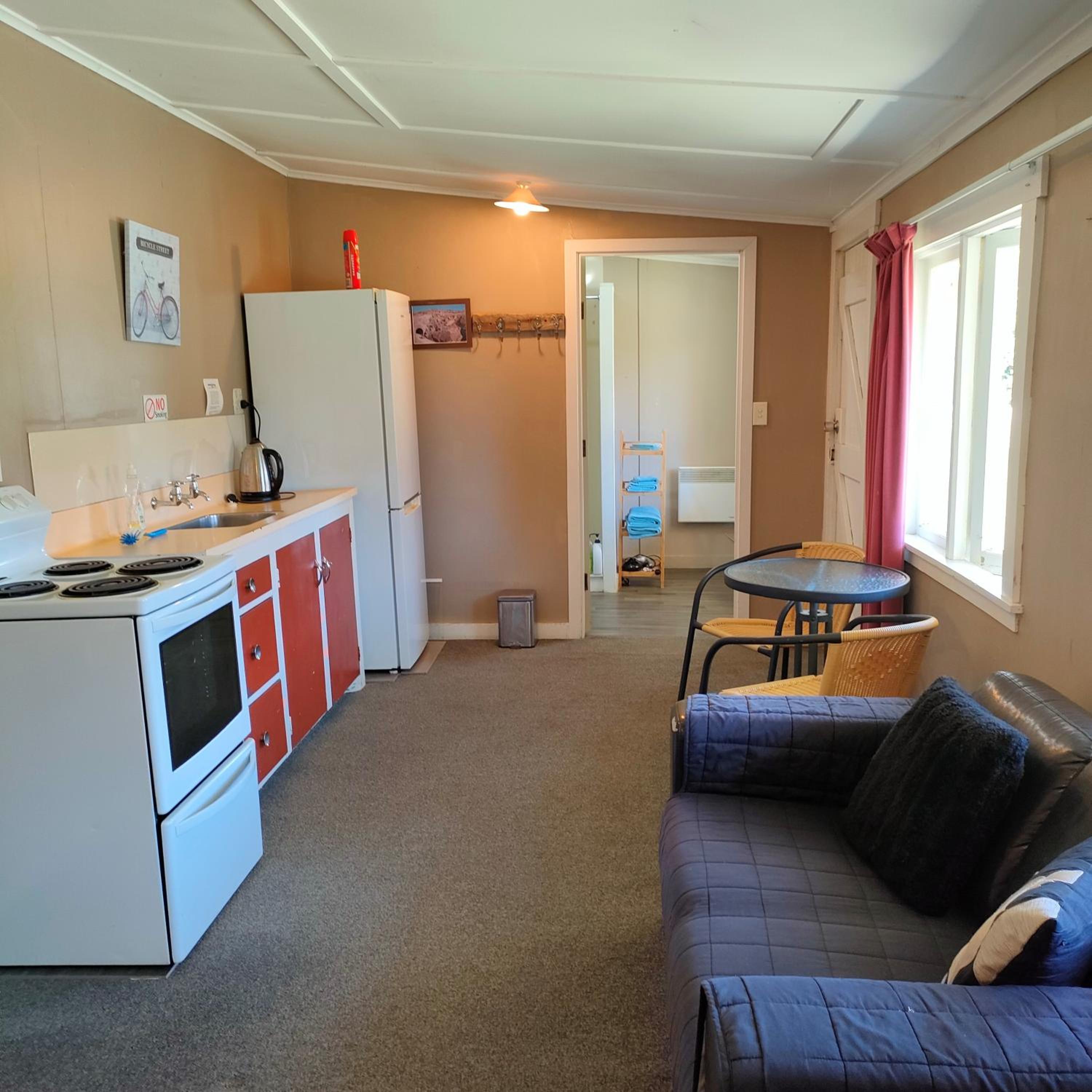 Oturehua Railway Hotel Cottage view 2