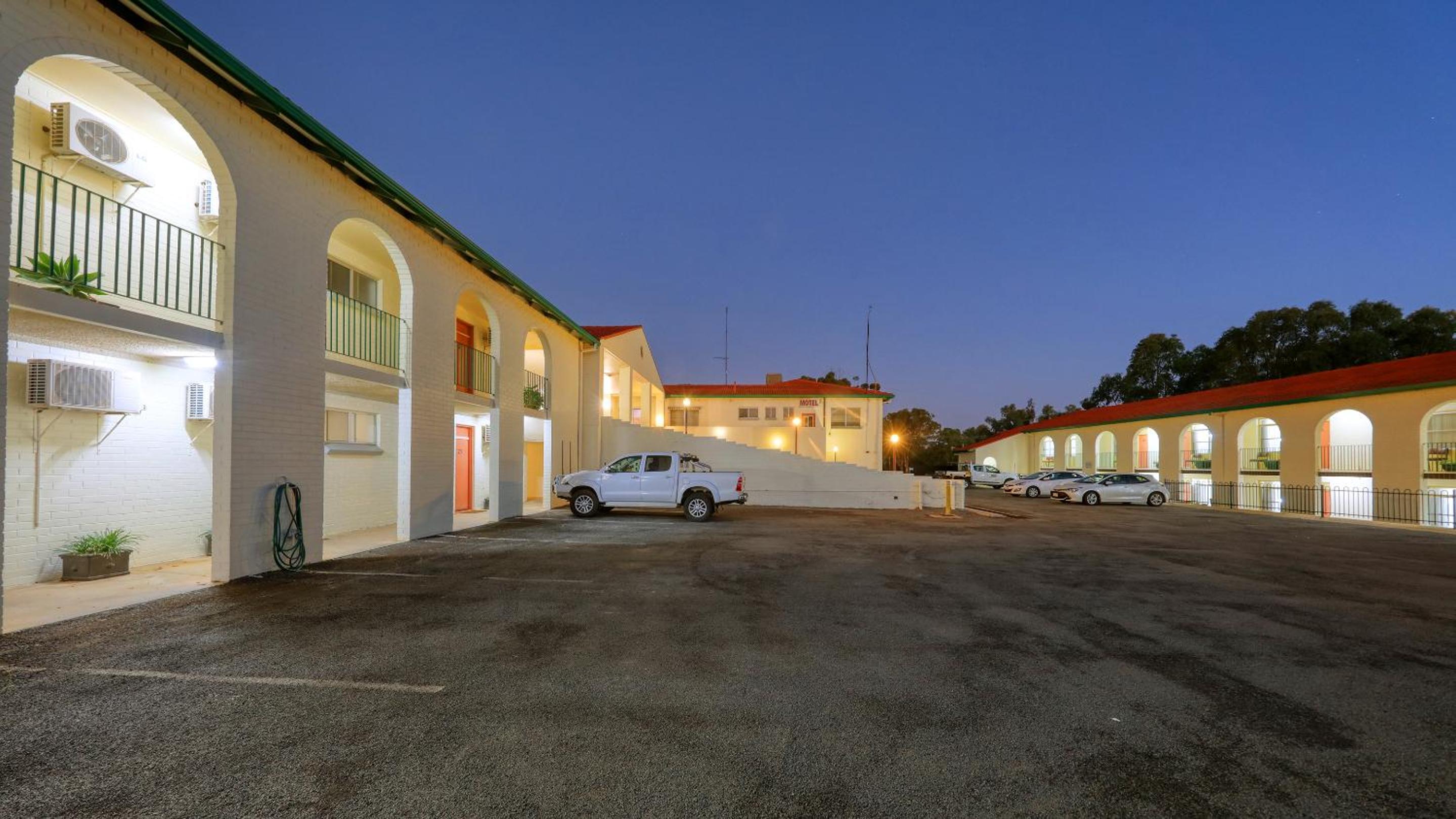 Bishops Lodge Narrandera