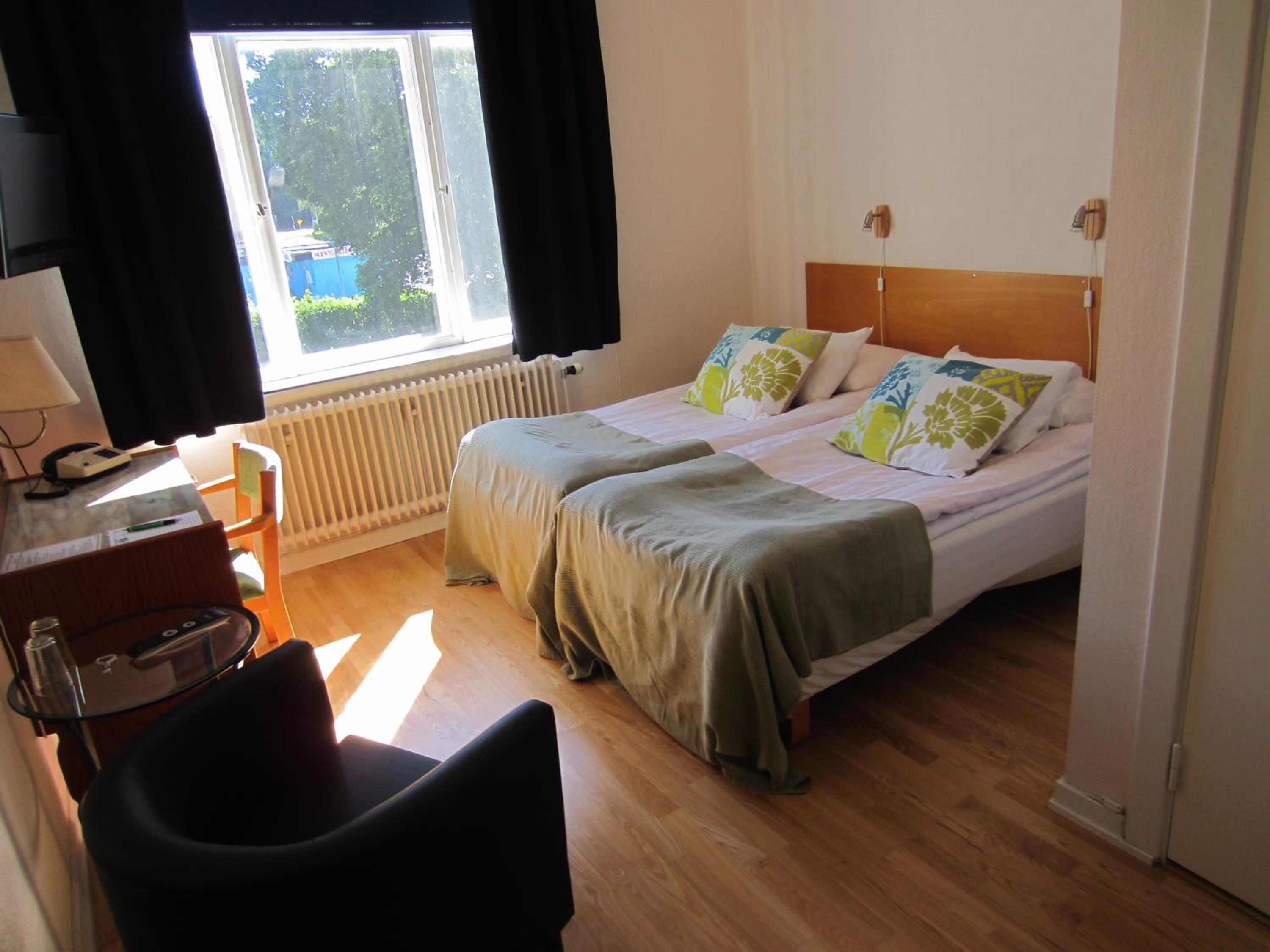 Photo 10