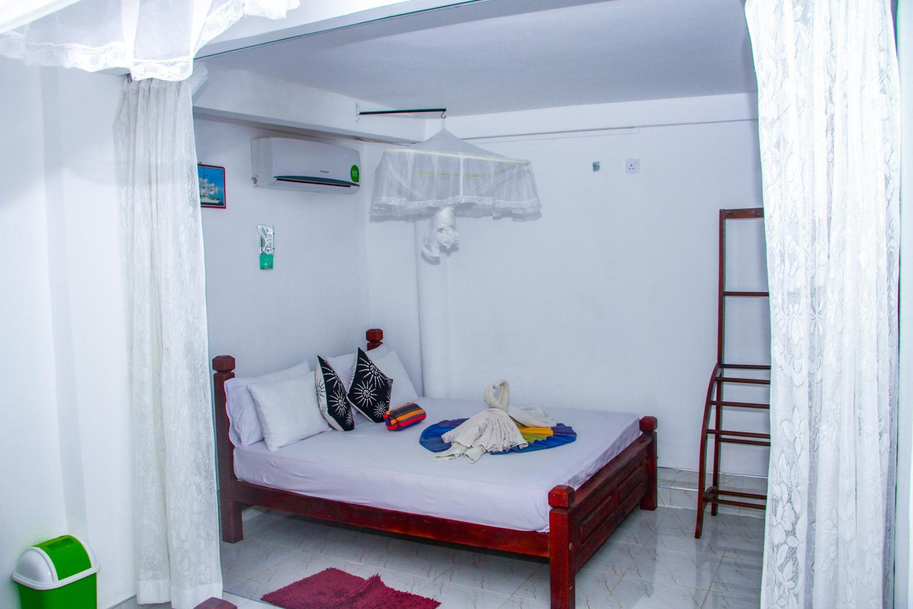 Sigiri Tarushan Home Stay