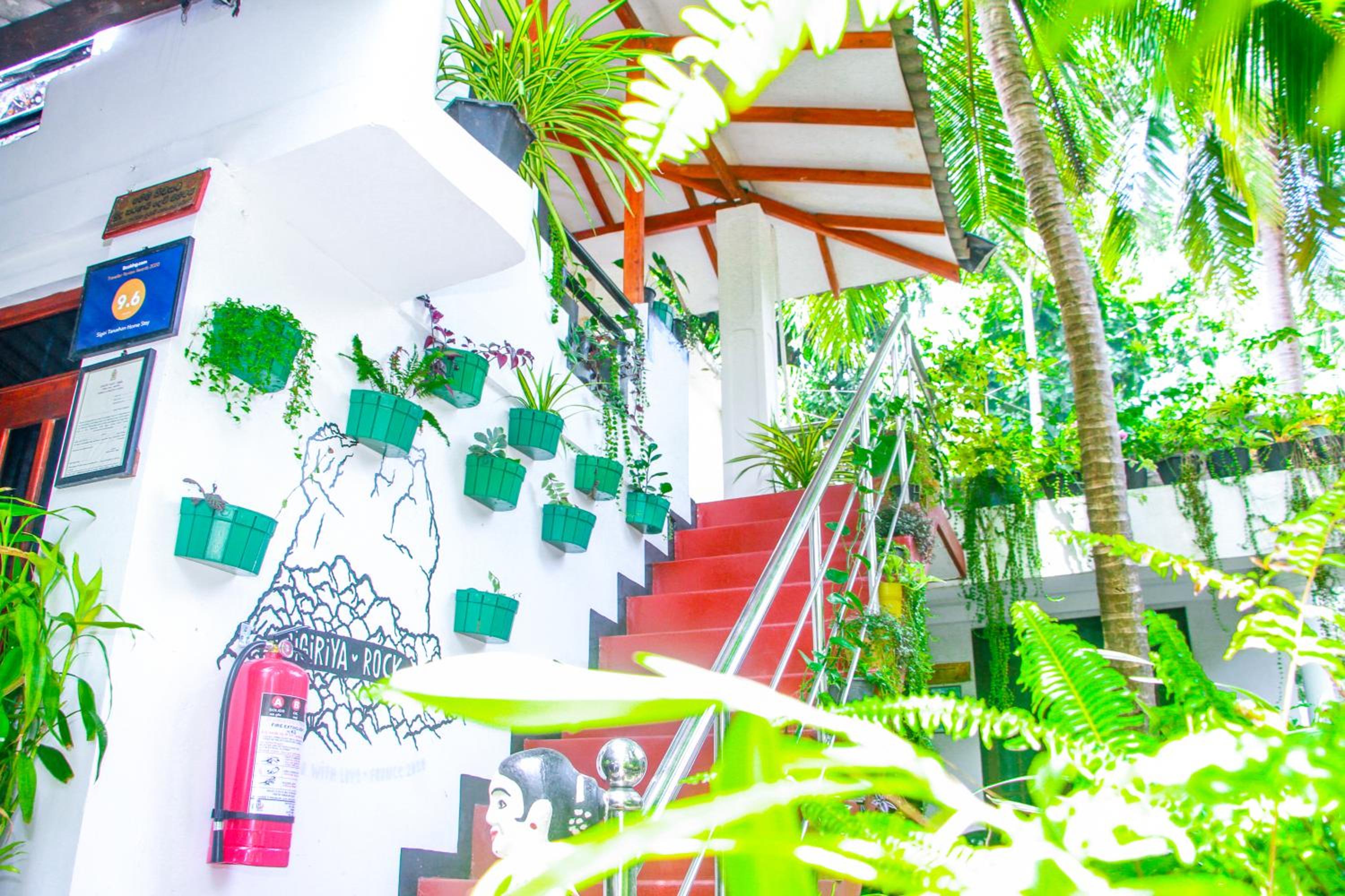 Sigiri Tarushan Home Stay