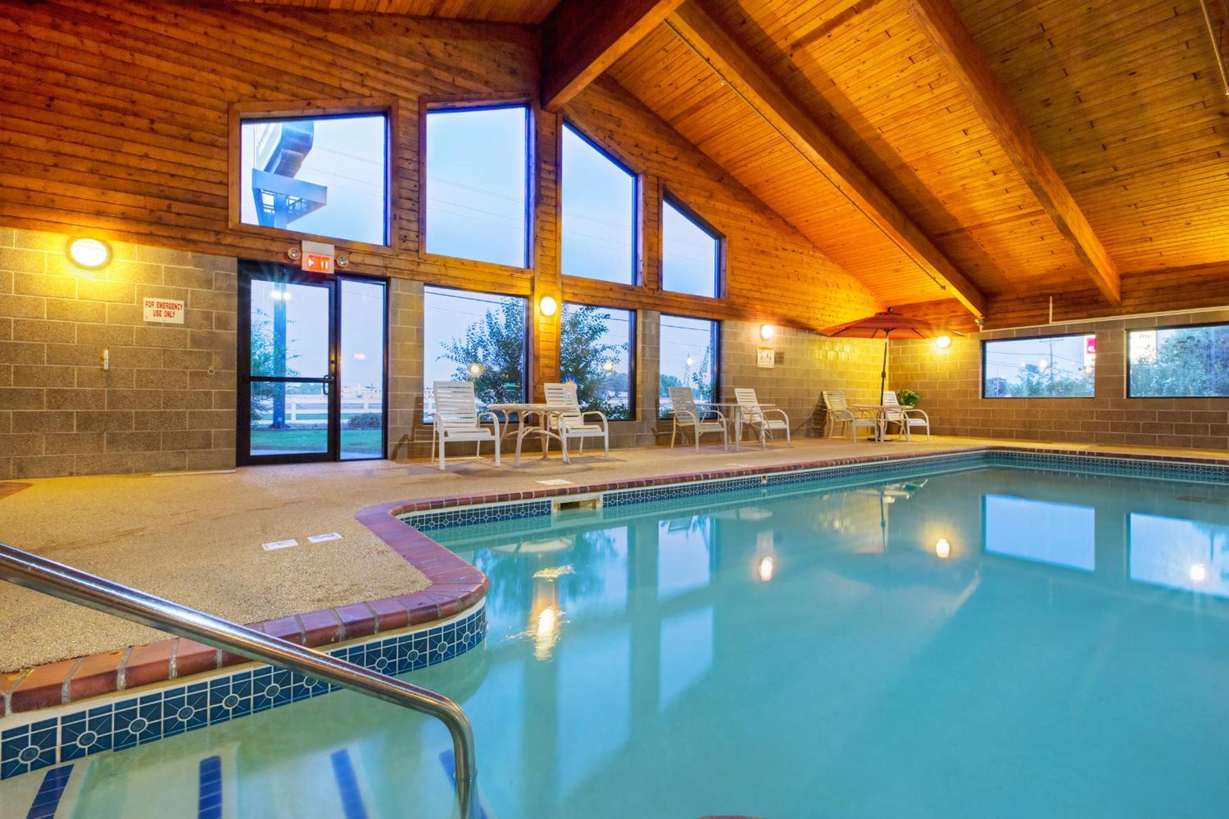 AmericInn by Wyndham Blue Earth view 2