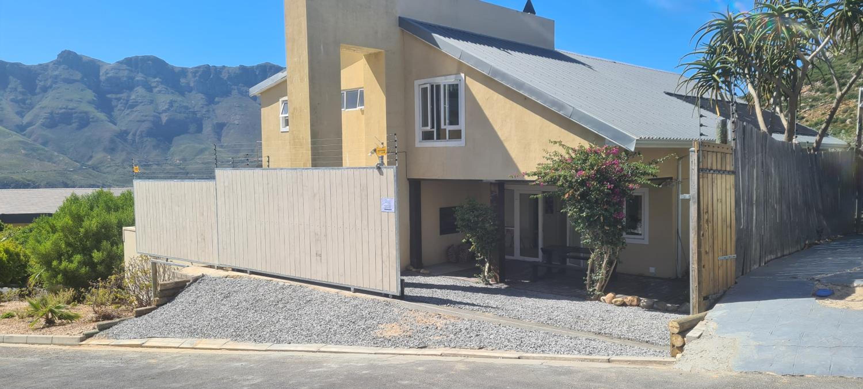 Hout Bay Breeze Guest House