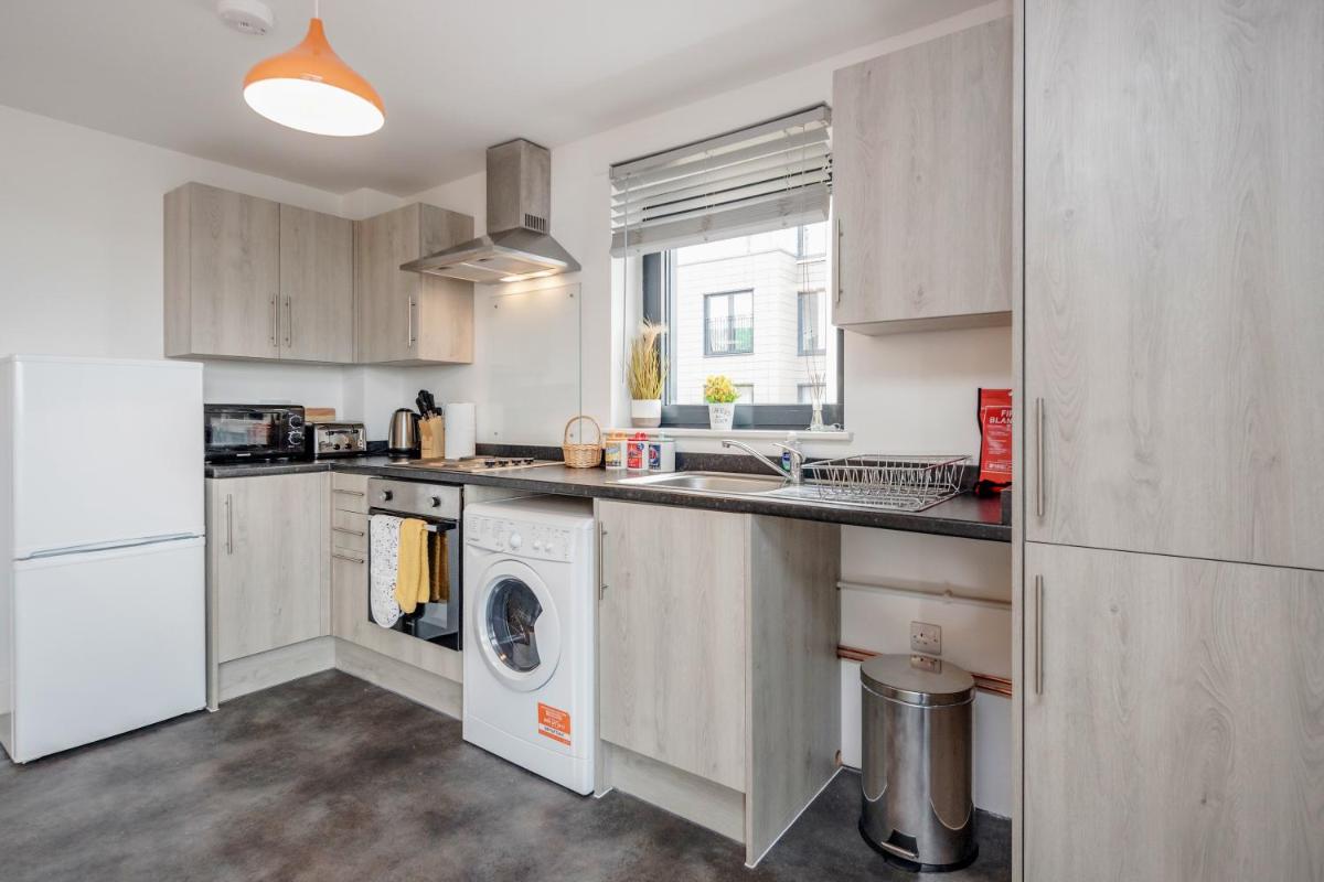 LiveStay-New Private Apartment Building Minutes From Heathrow view 3