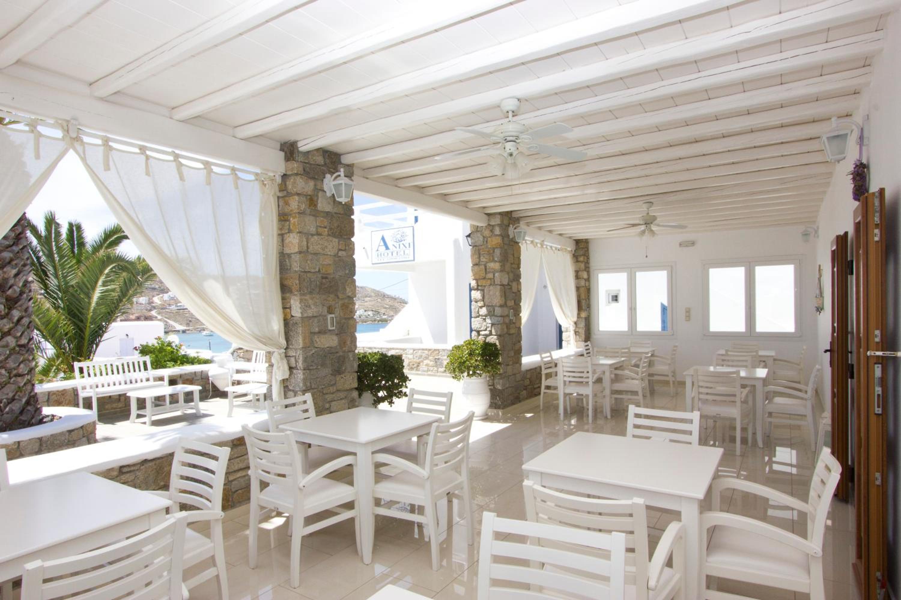 Anixi Hotel