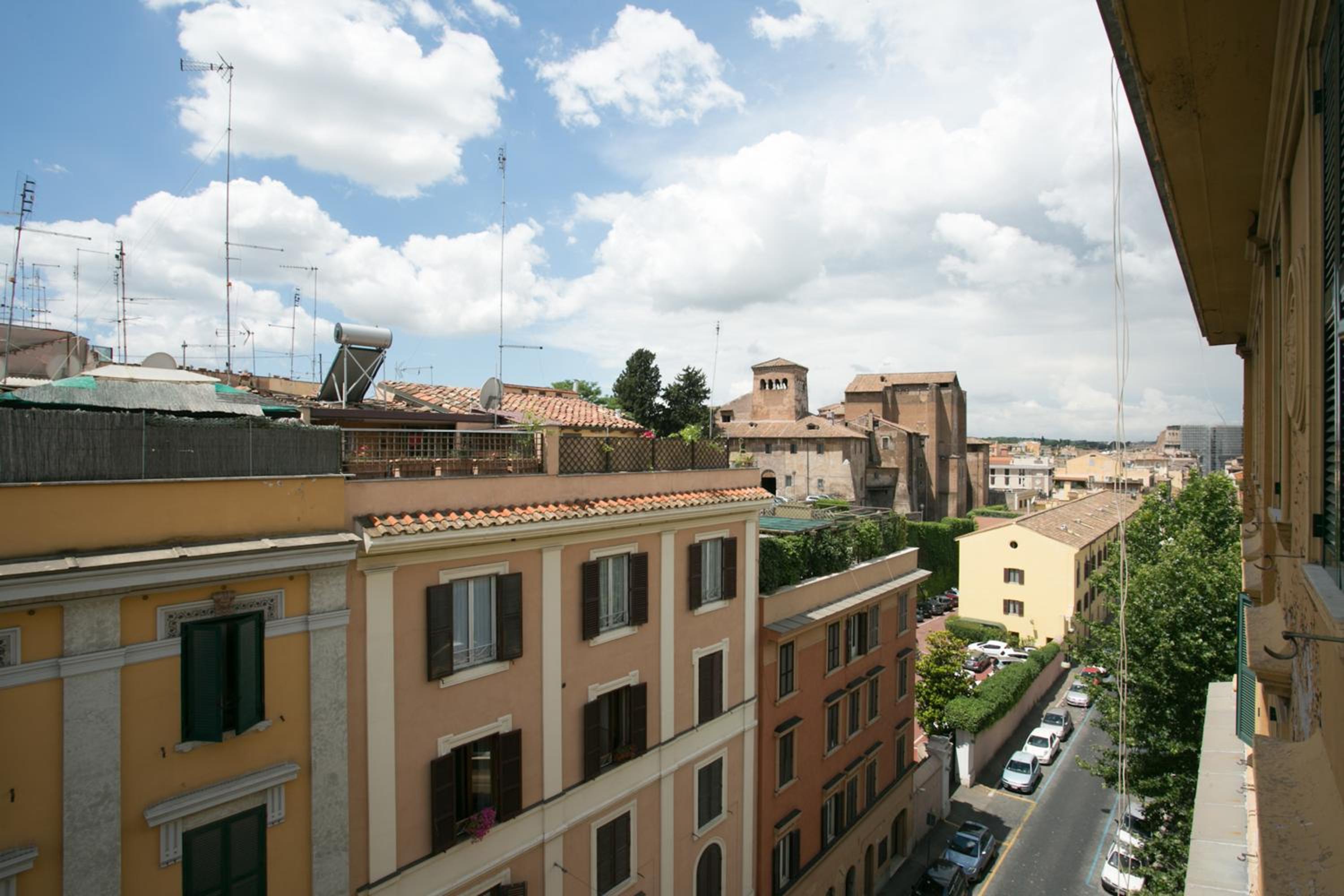 Colosseo Apartments and Rooms - Rome City Centre