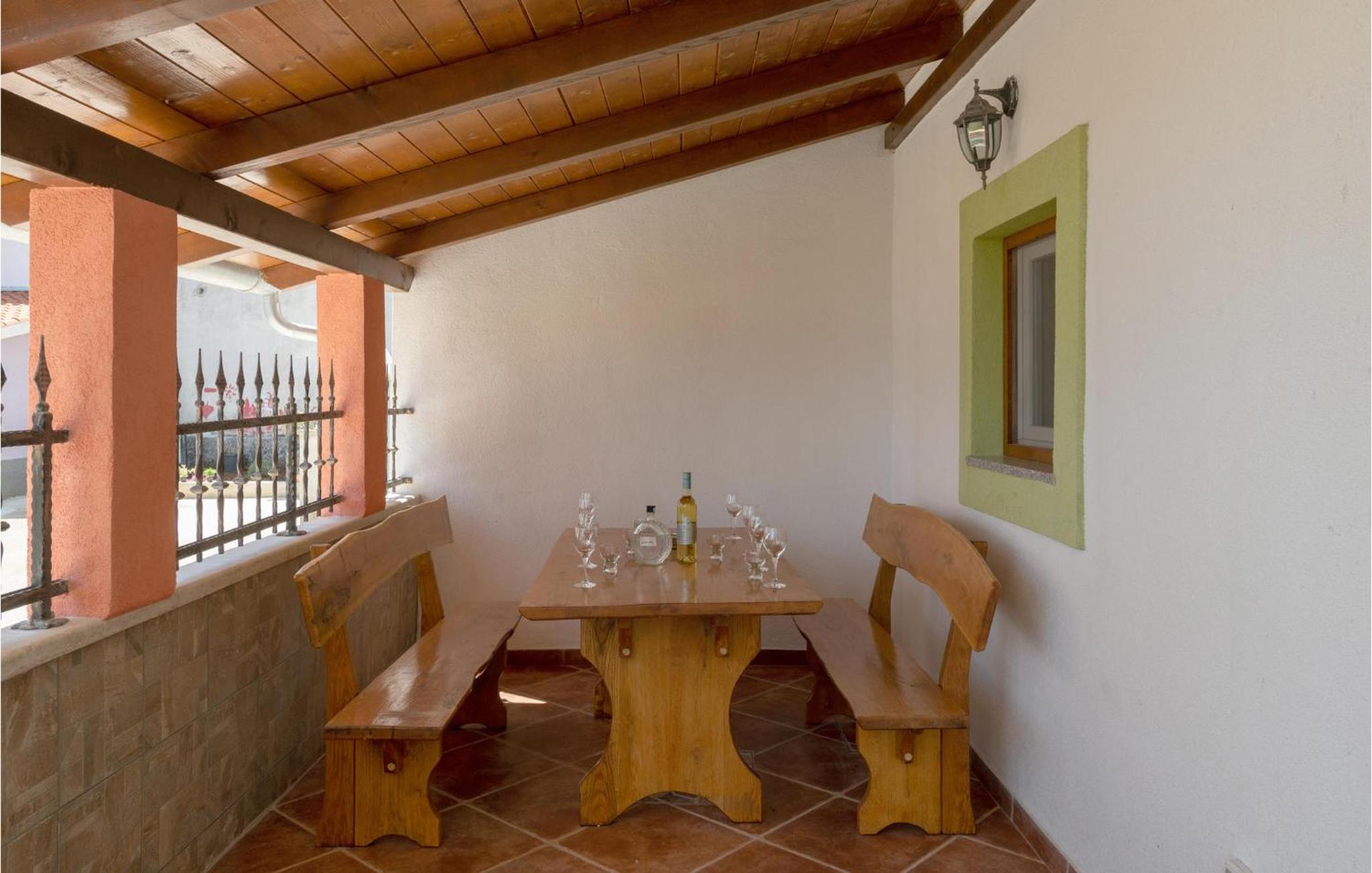 Three-Bedroom Holiday Home 0 In Zminj view 3