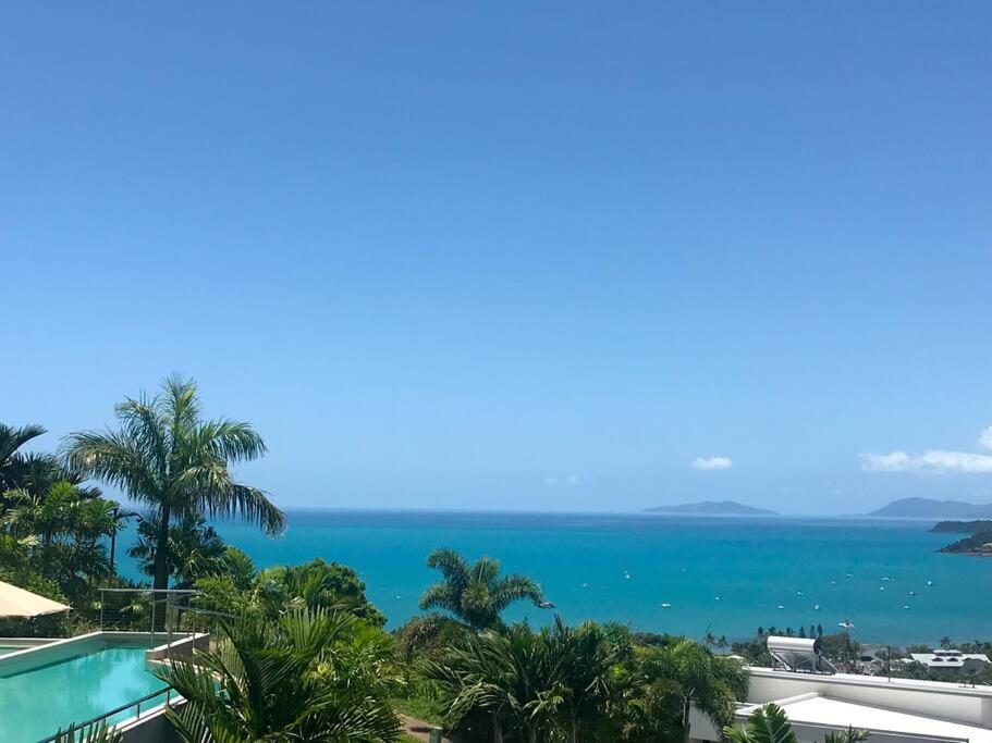 Three A Airlie Seaviews, Pool, Private Spa