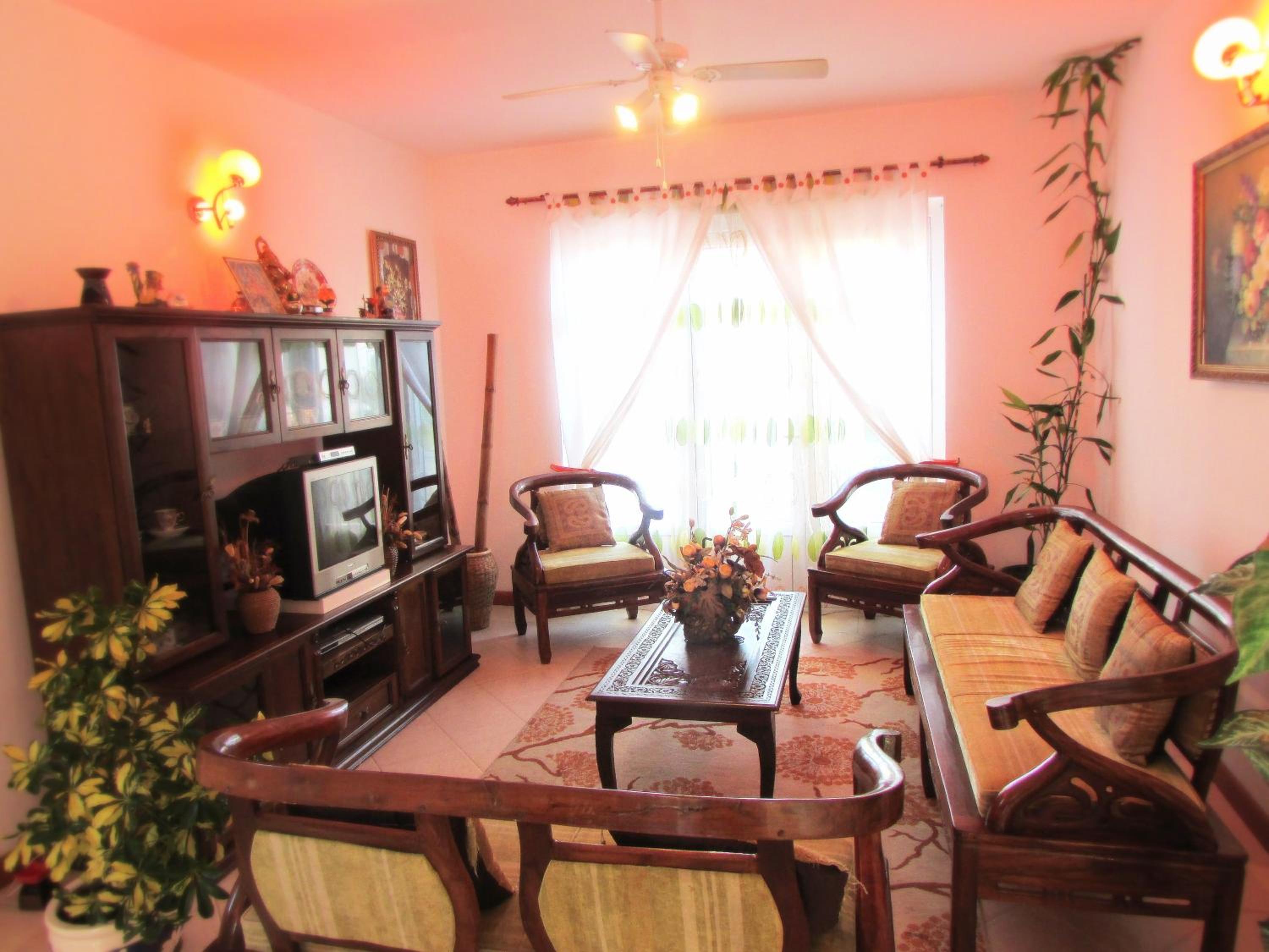 Golden Rod villa