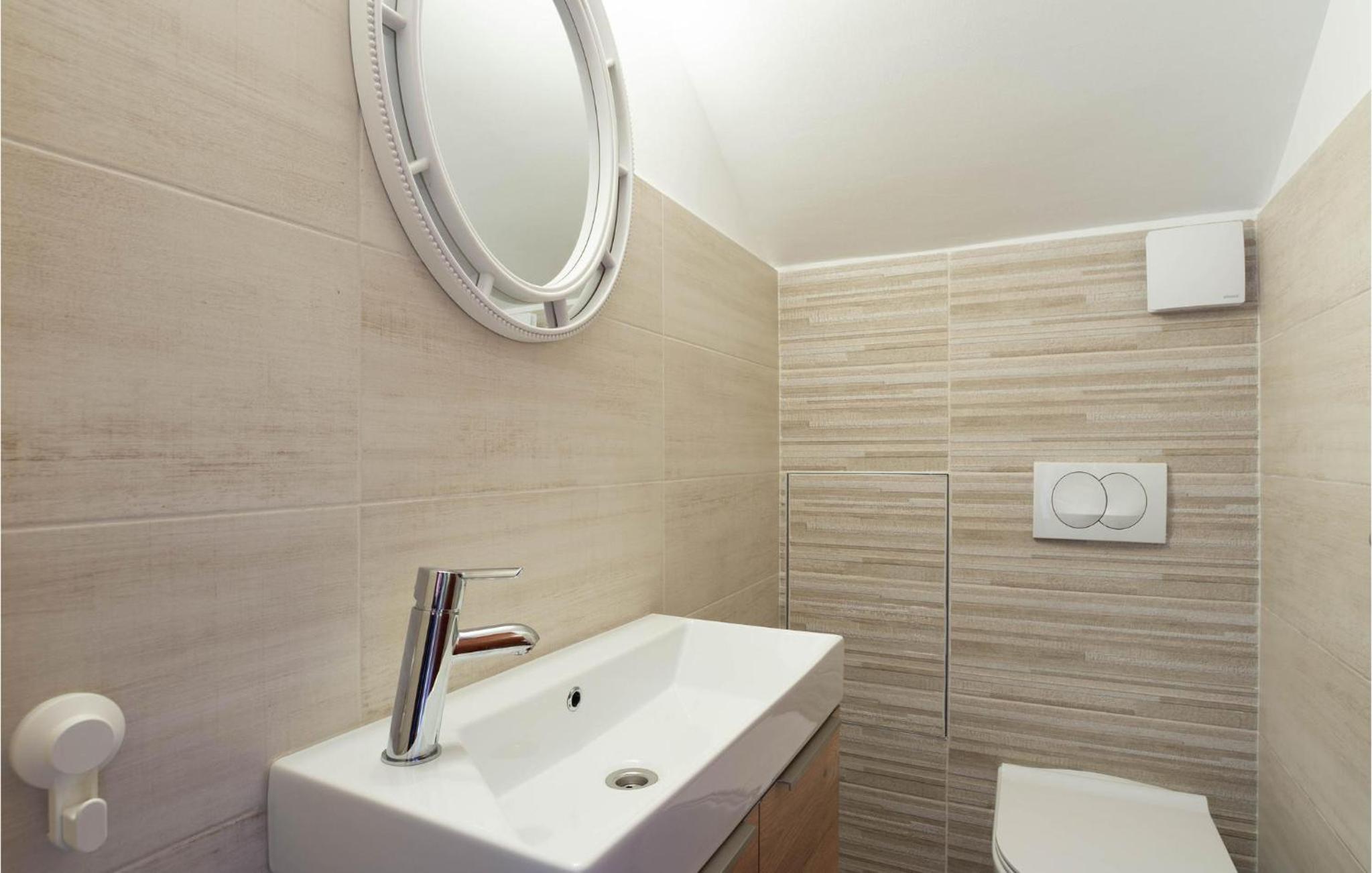 Awesome Home In Zrnovnica With Kitchen