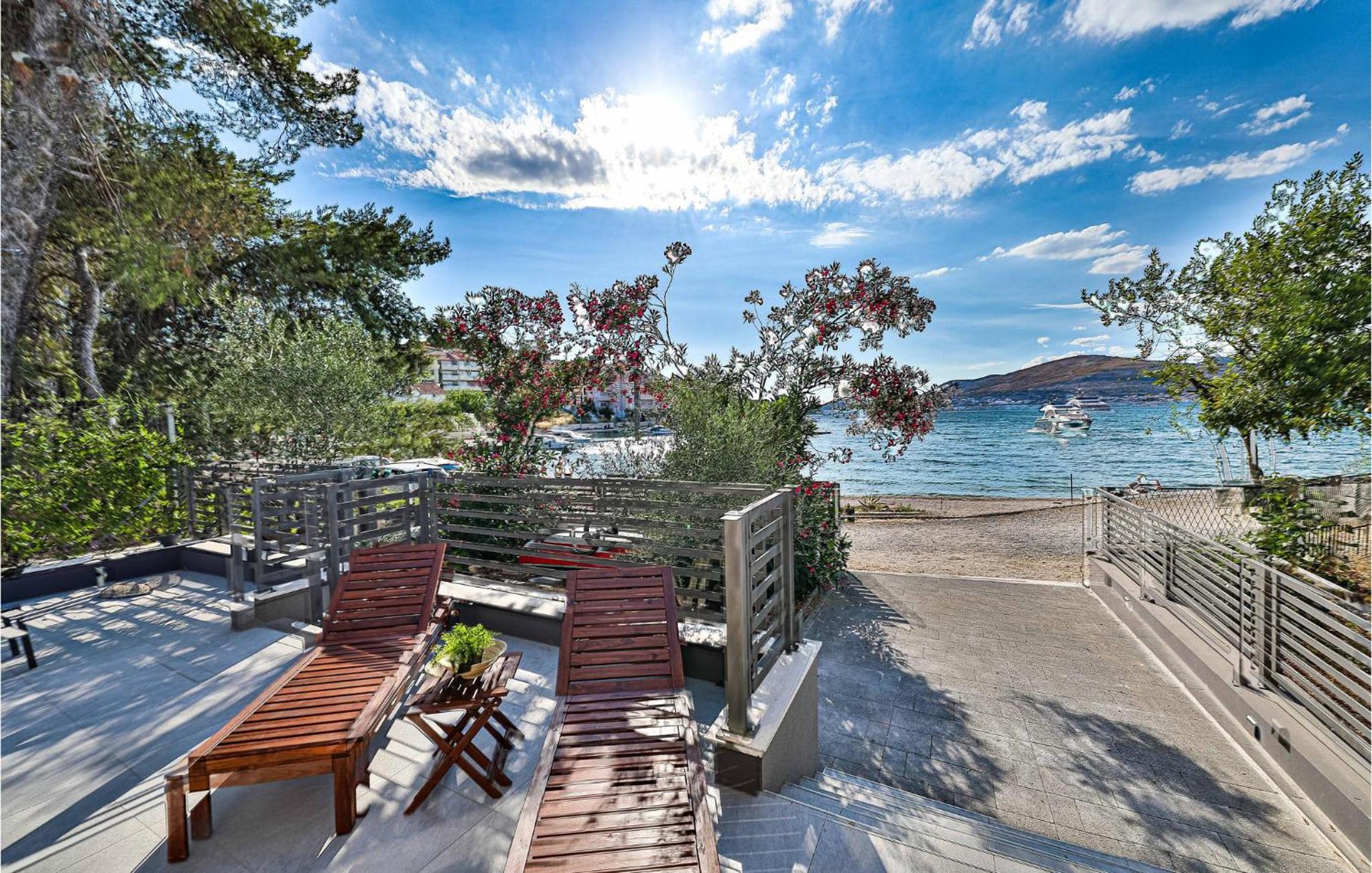 2 Bedroom Beach Front Home In Okrug Gornji view 5