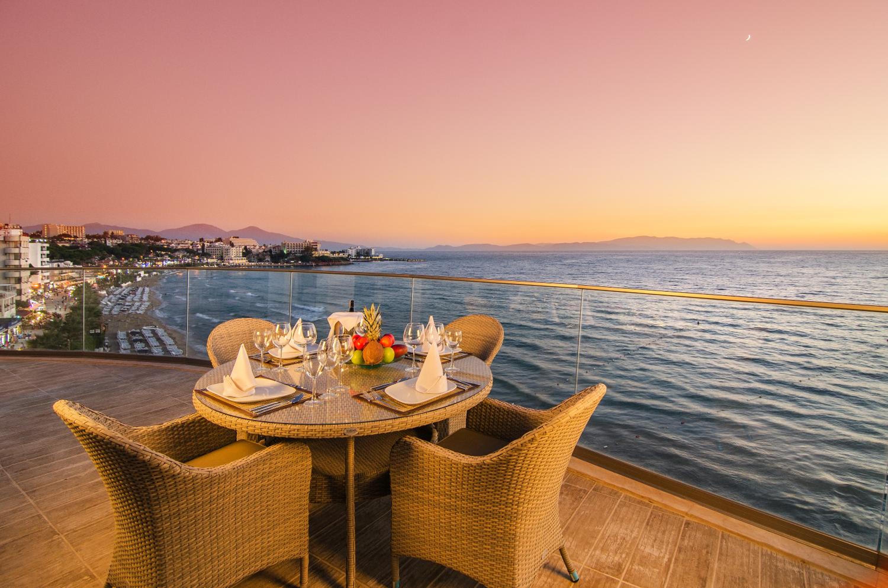 Ladies Beach Suite Hotel - Image 32