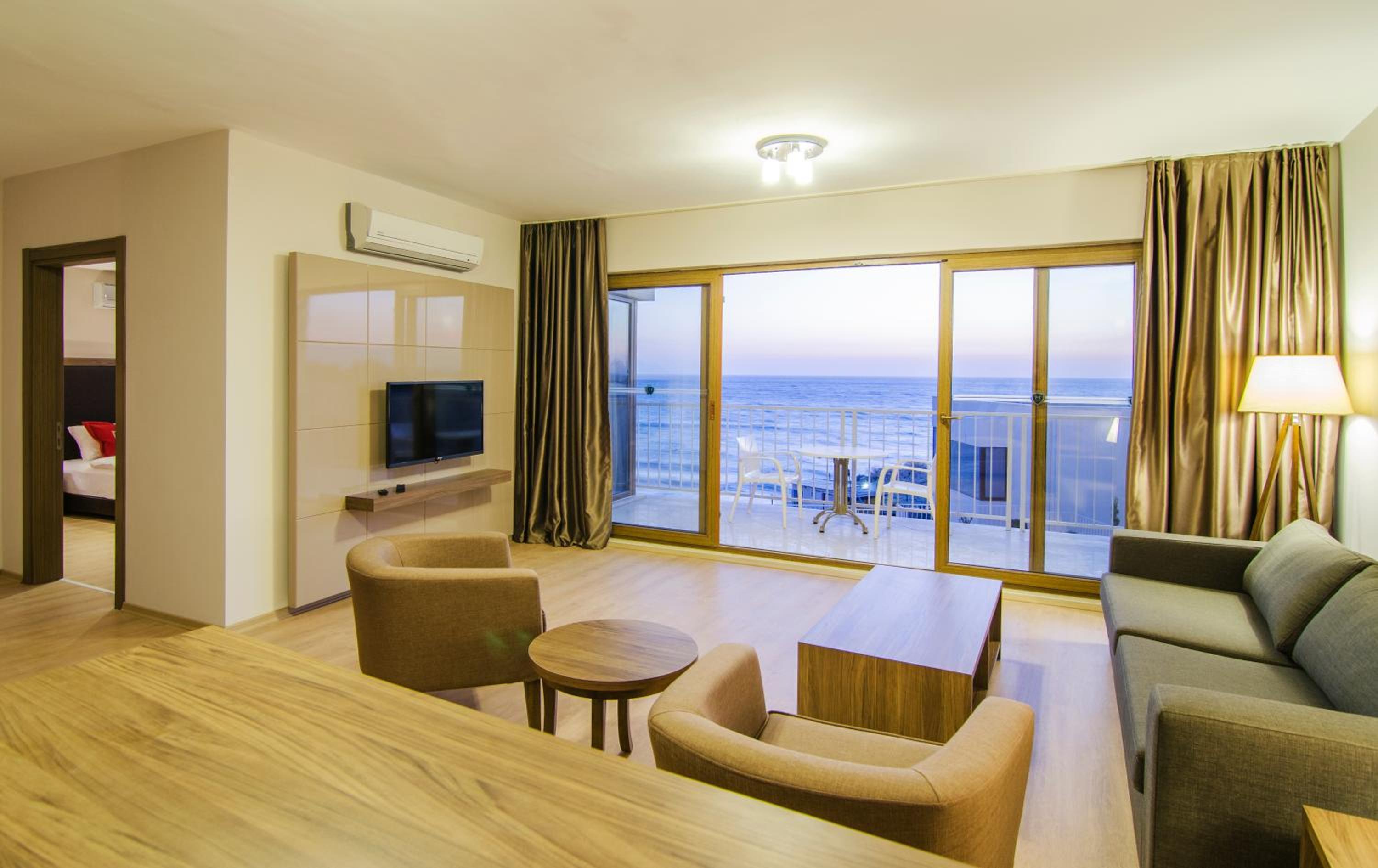 Ladies Beach Suite Hotel - Image 68