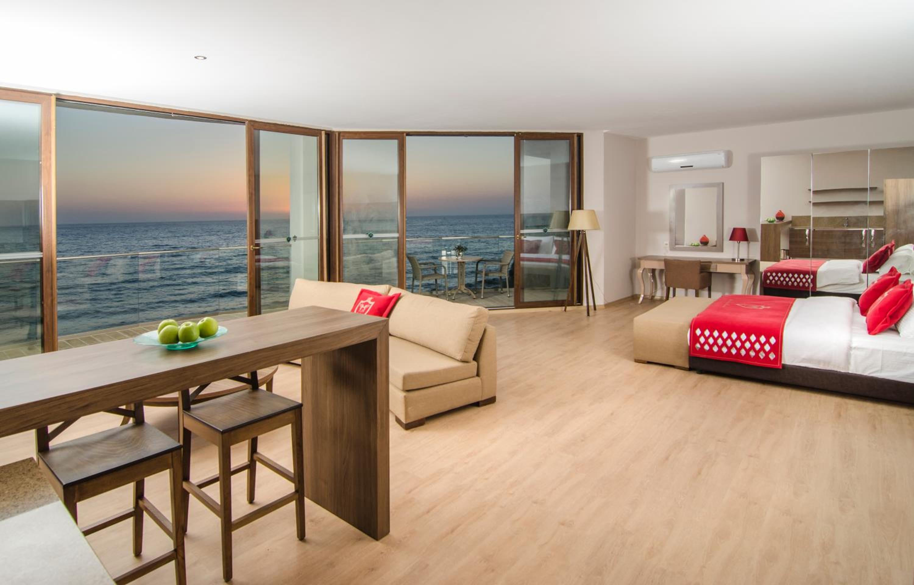 Ladies Beach Suite Hotel - Image 34