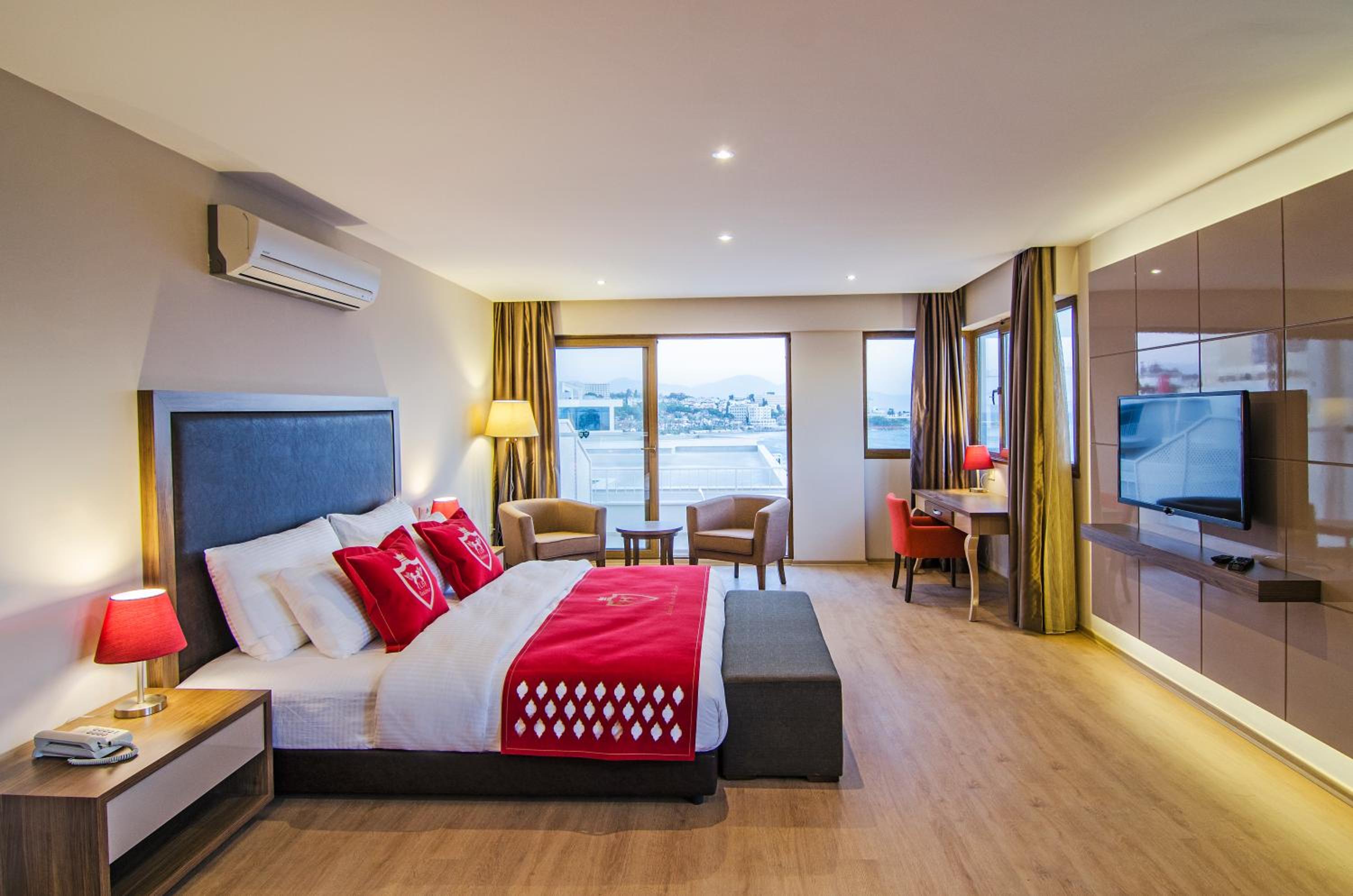 Ladies Beach Suite Hotel - Image 48