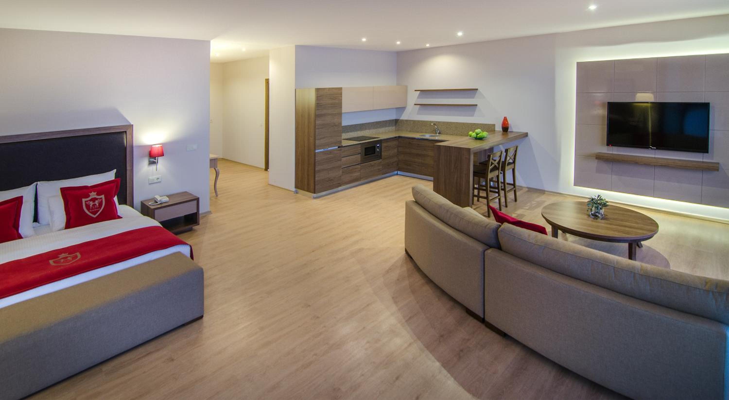 Ladies Beach Suite Hotel - Image 47