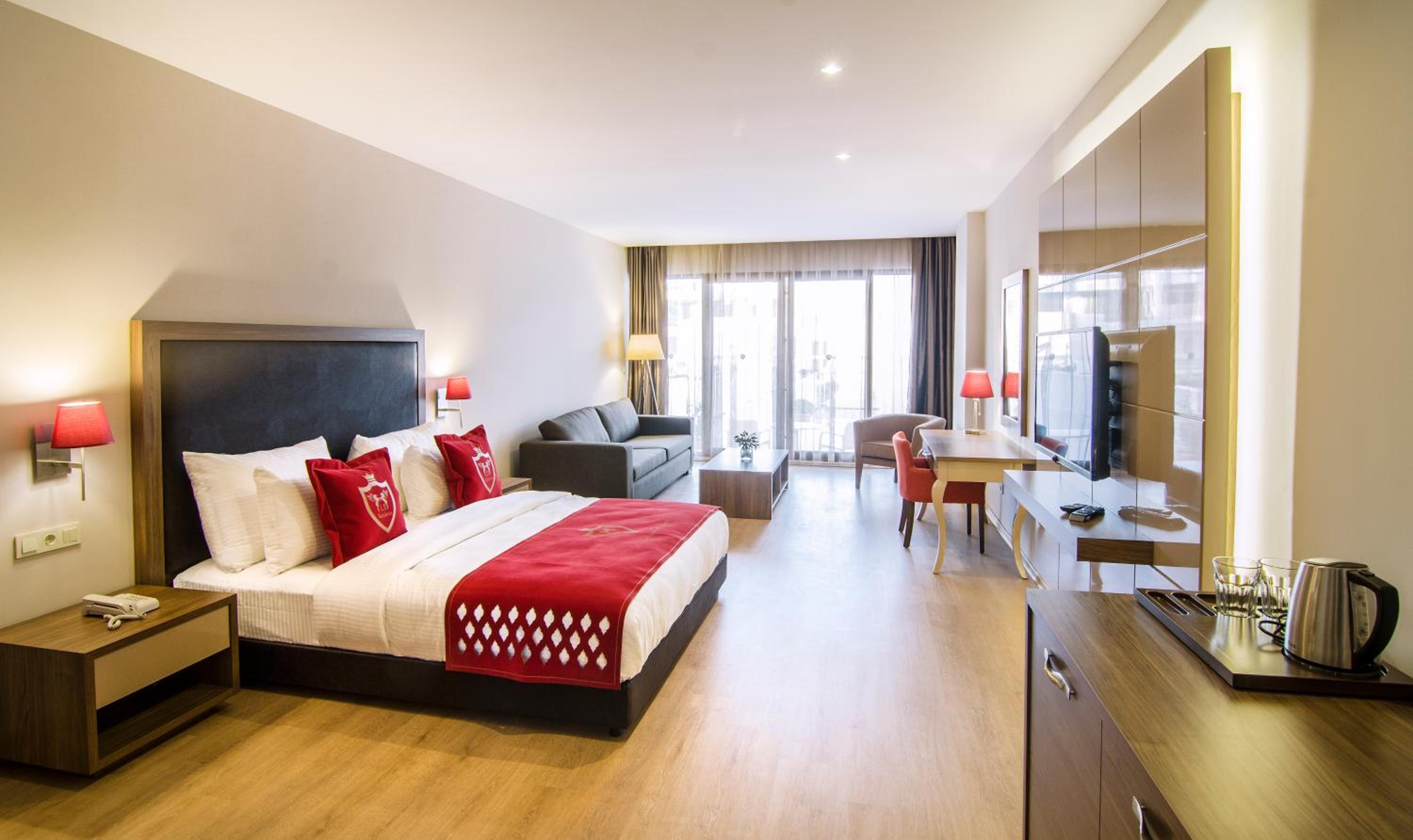Ladies Beach Suite Hotel - Image 24