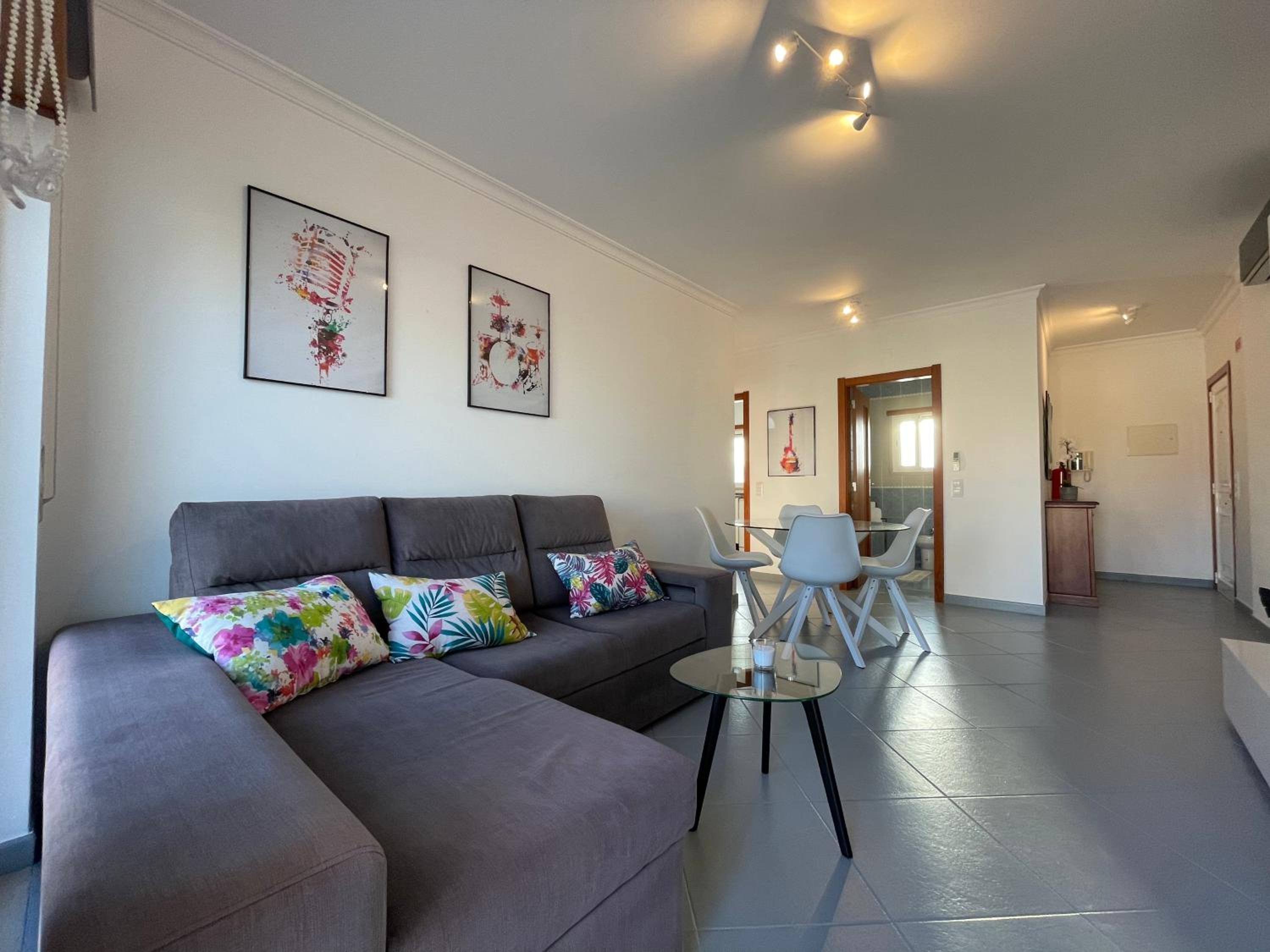 T1 ocean view close to Praia da Oura view 5