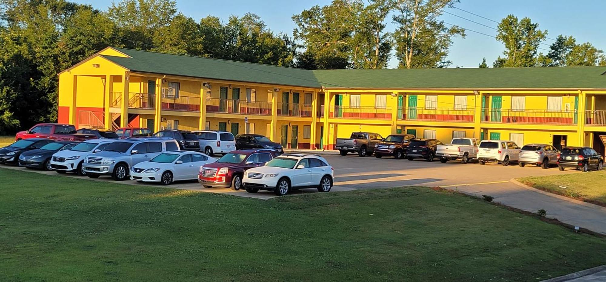 Garden Inn and Suites near Callaway Gardens Pine Mountain - Property Image 21