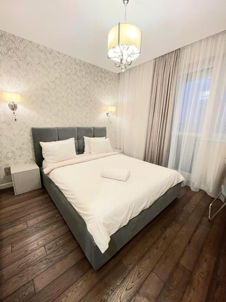 1 room 60m2 center of Obolon near River side. 11 Floor view 2