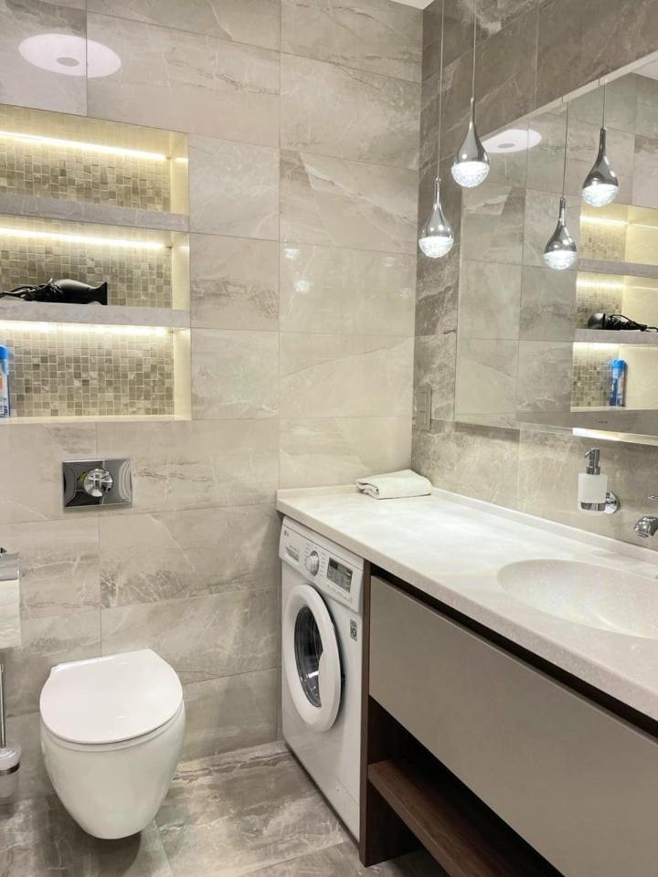 1 room 60m2 center of Obolon near River side. 11 Floor view 3
