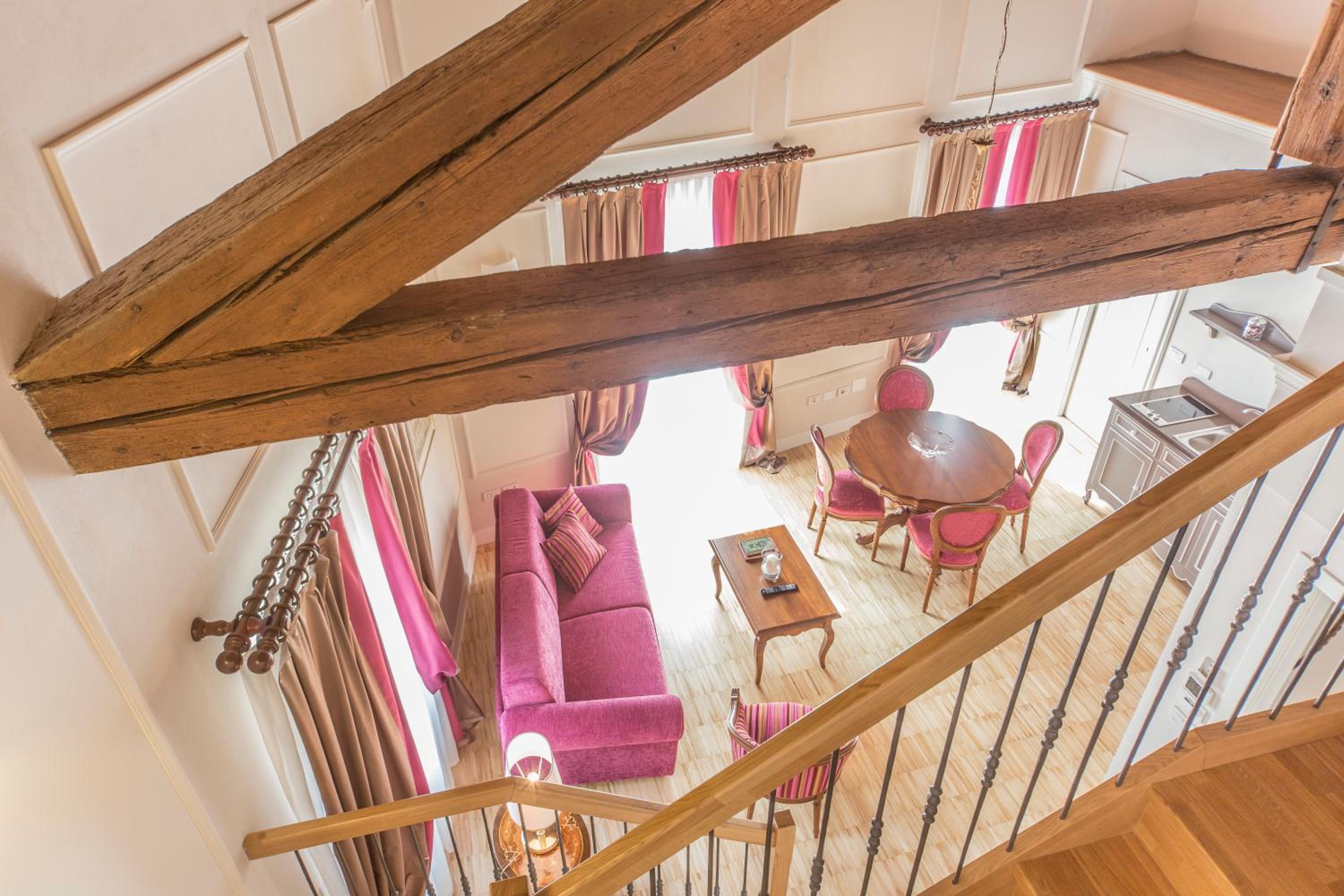 Lady Capulet Apartments