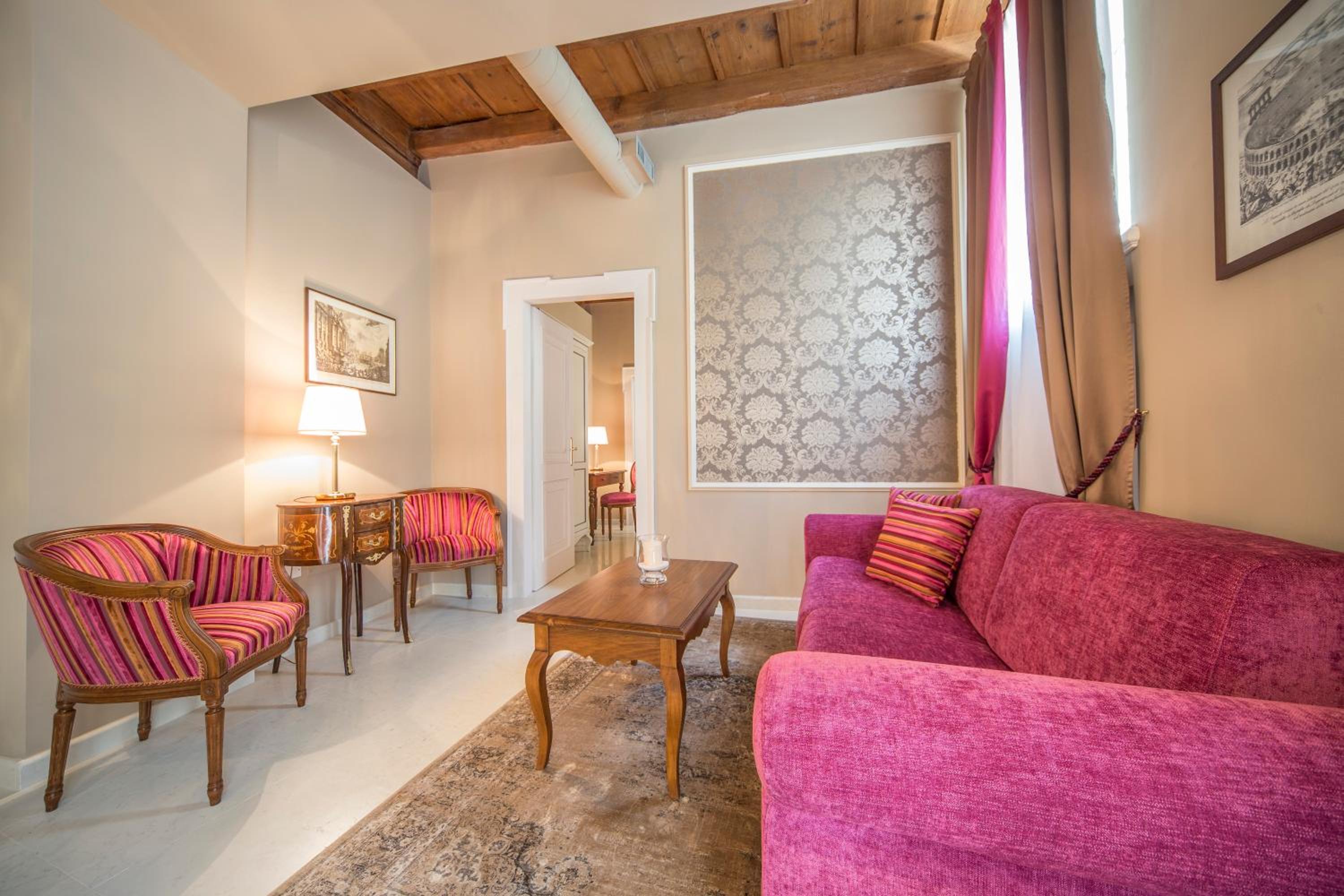 Lady Capulet Apartments