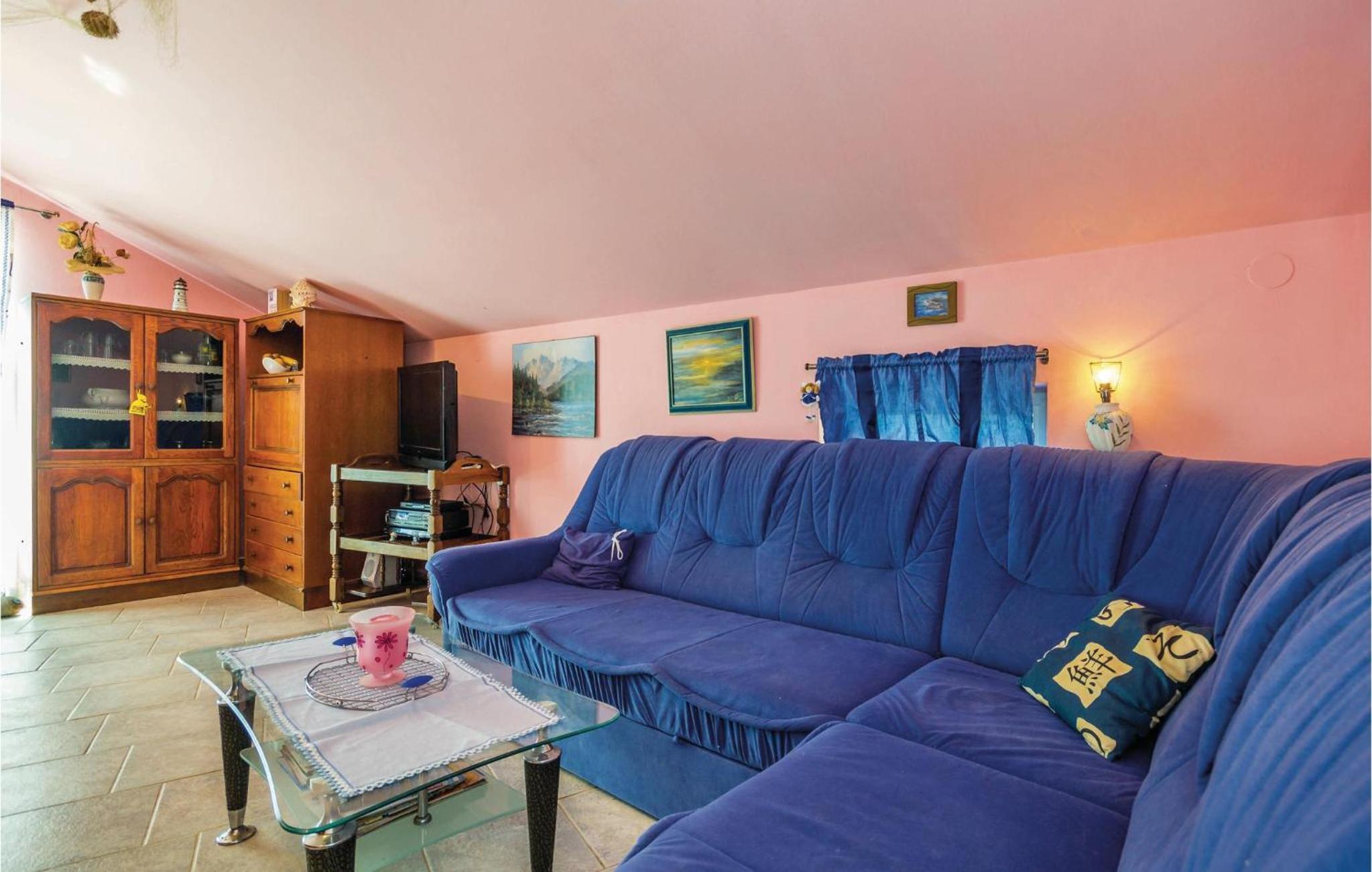 Gorgeous Apartment In Karlobag With Kitchen view 4
