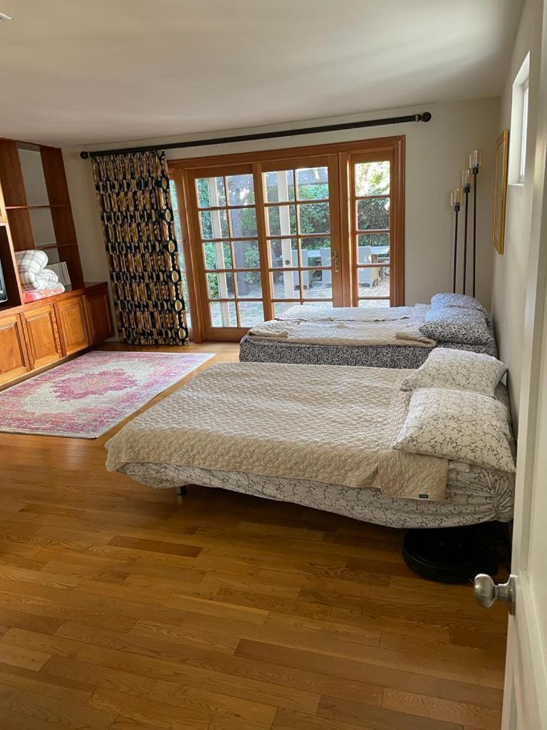 House, walking distance from Universal Studios