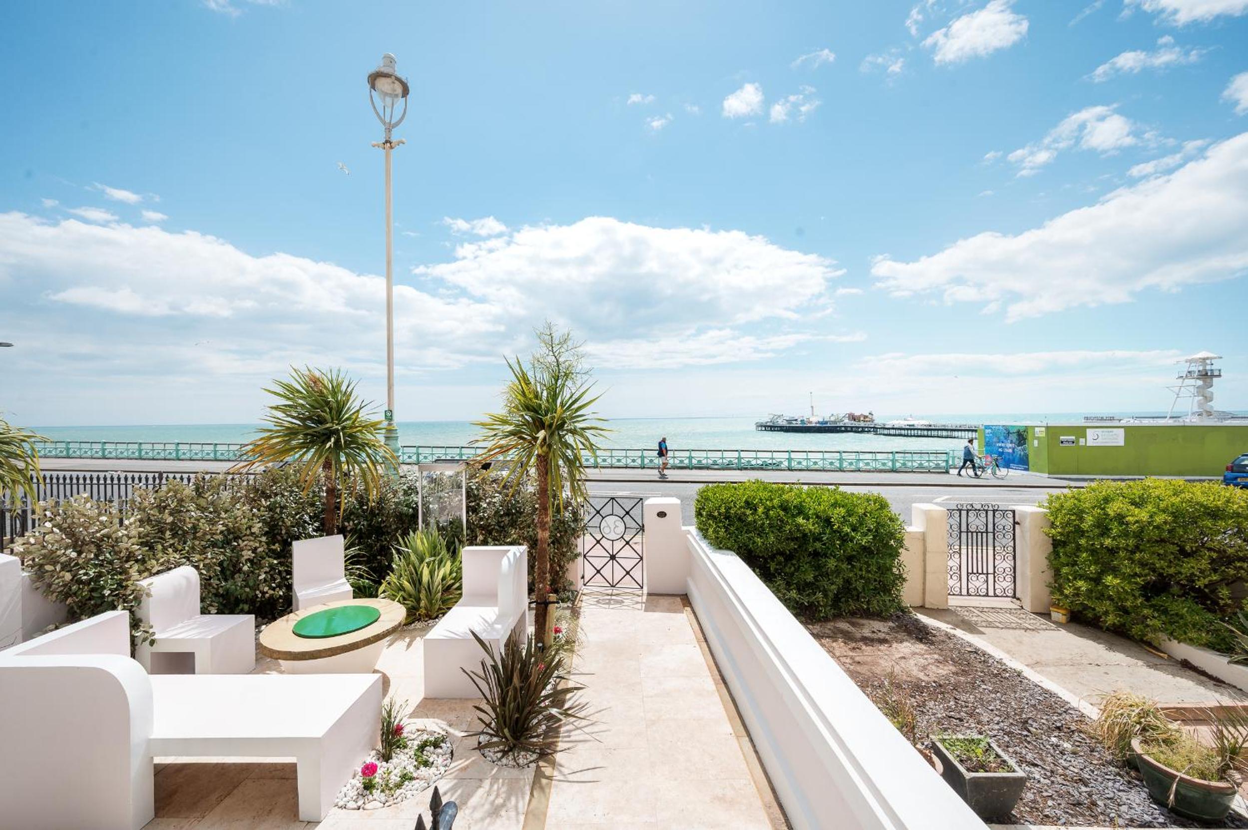 Eastcliff House & The Art Deco Flat view 3