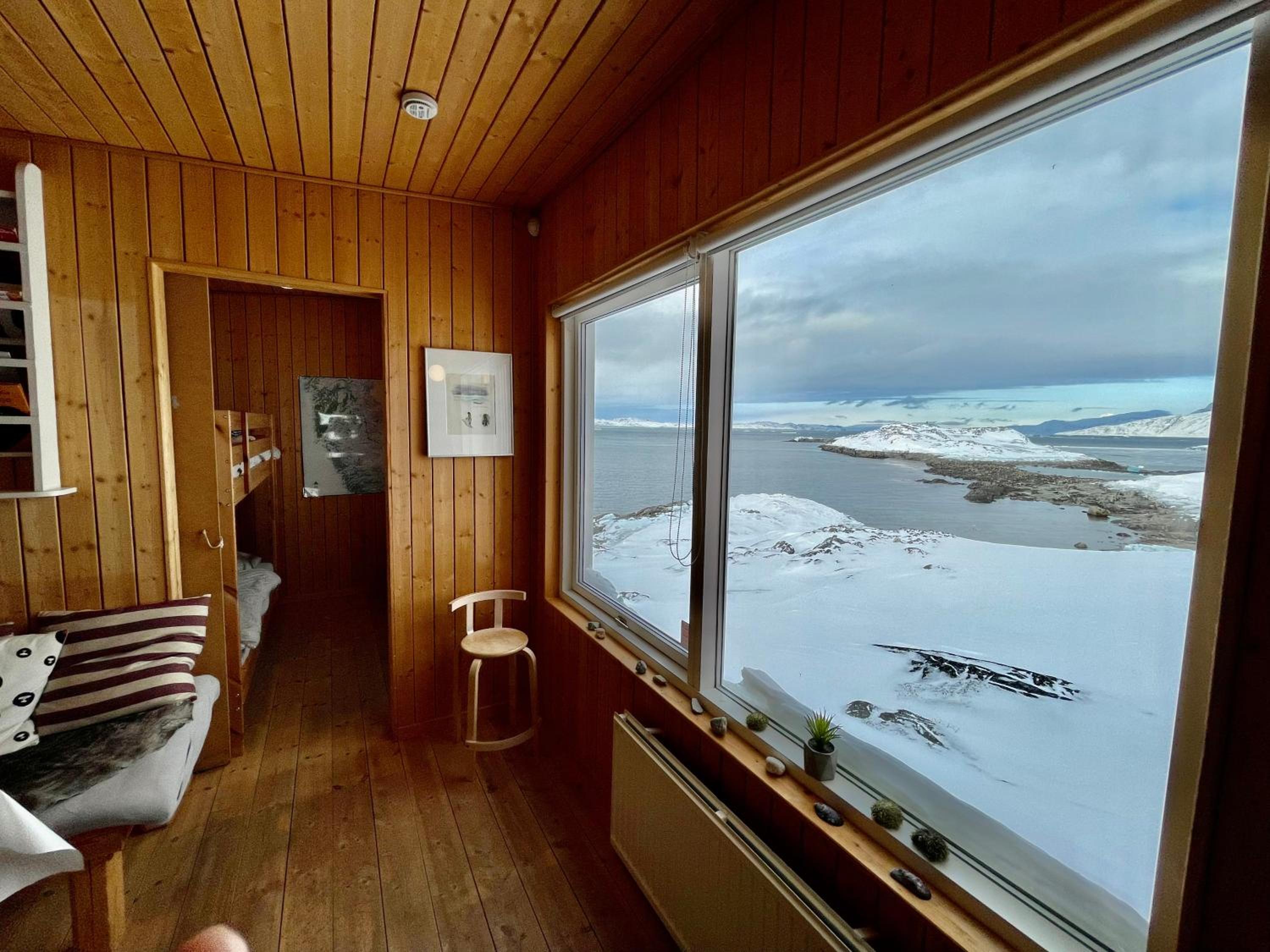 Inuk Hostels