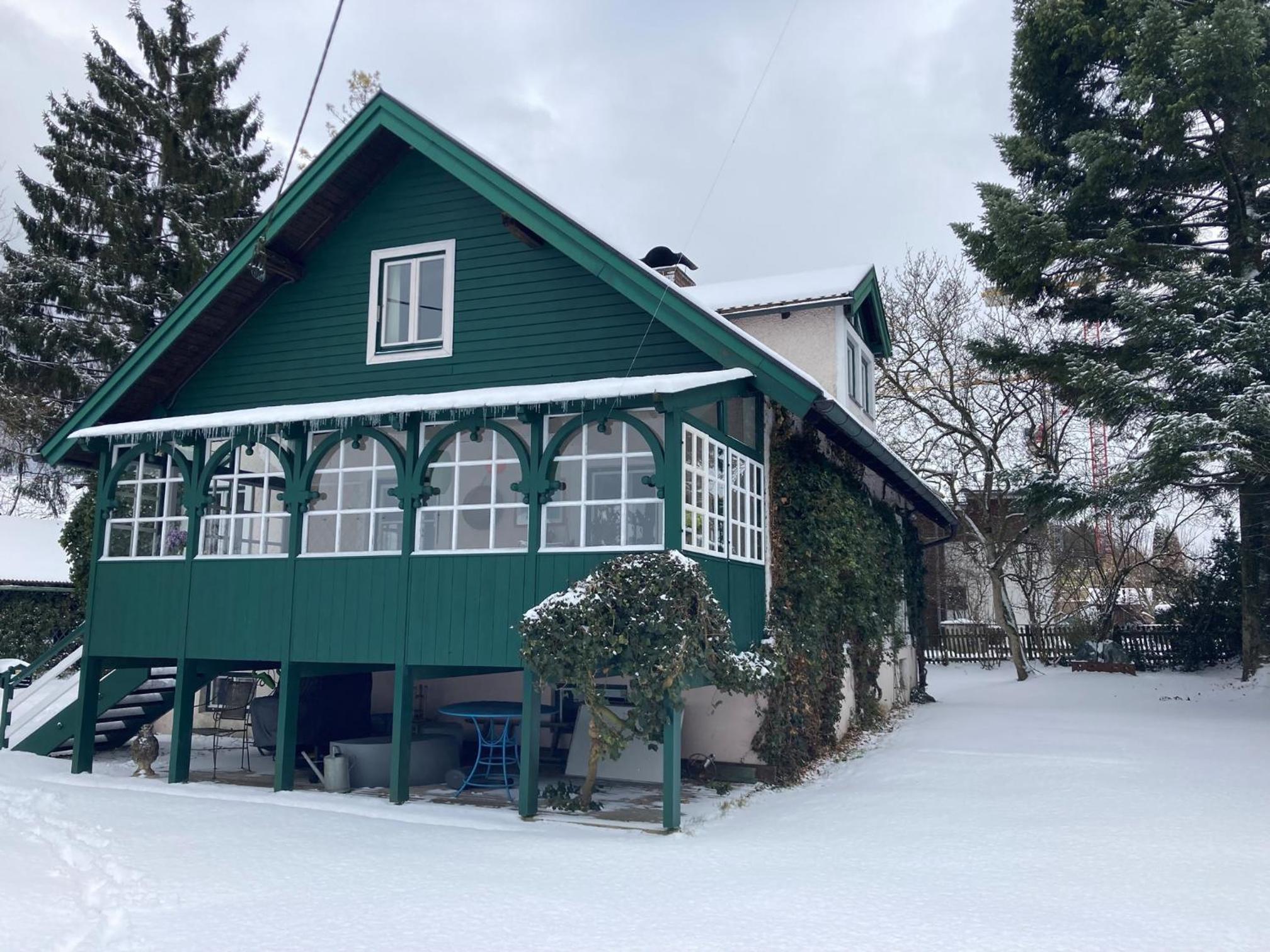 Haus mit Sauna und privatem Badeteich in Anif bei Salzburg