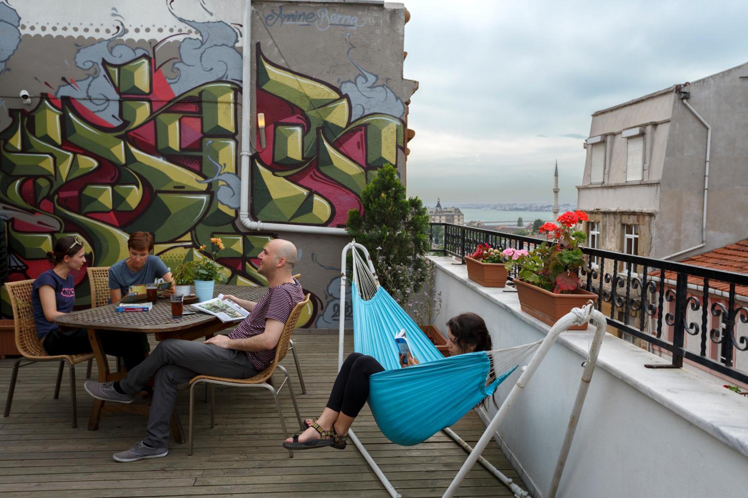 Hush Hostel Lounge