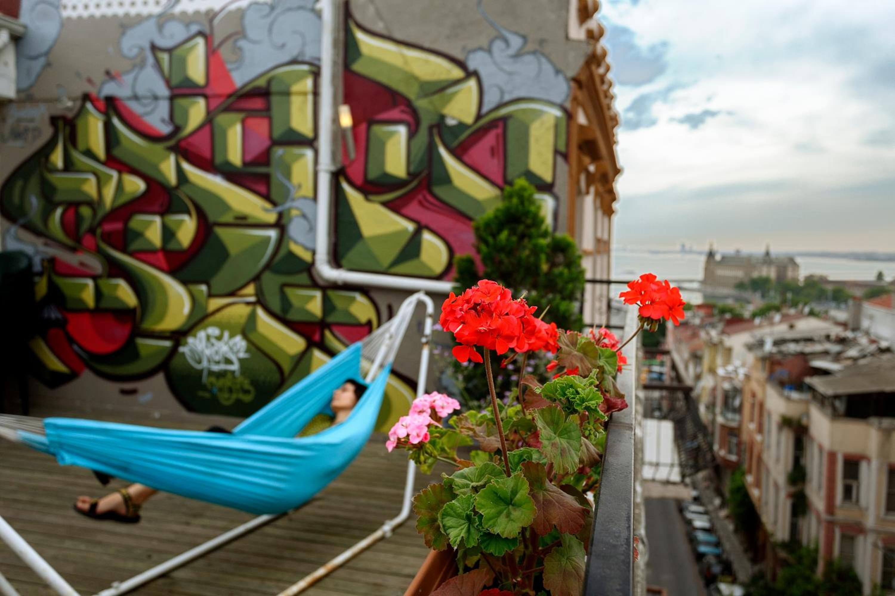 Hush Hostel Lounge
