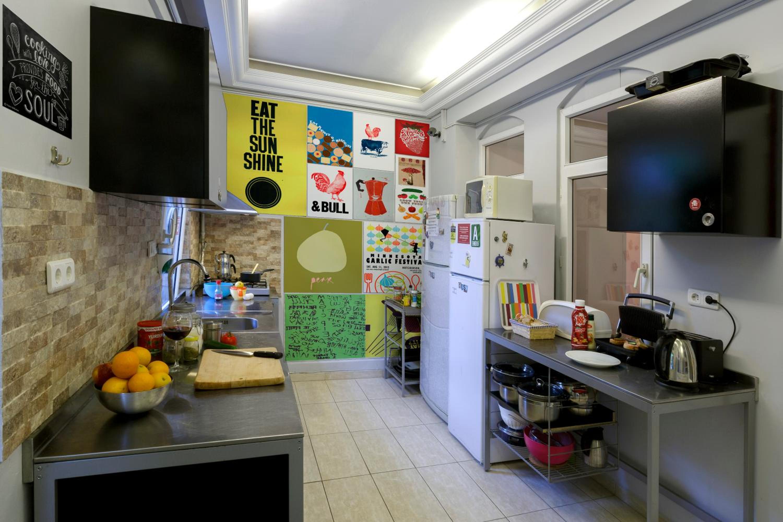 Hush Hostel Lounge