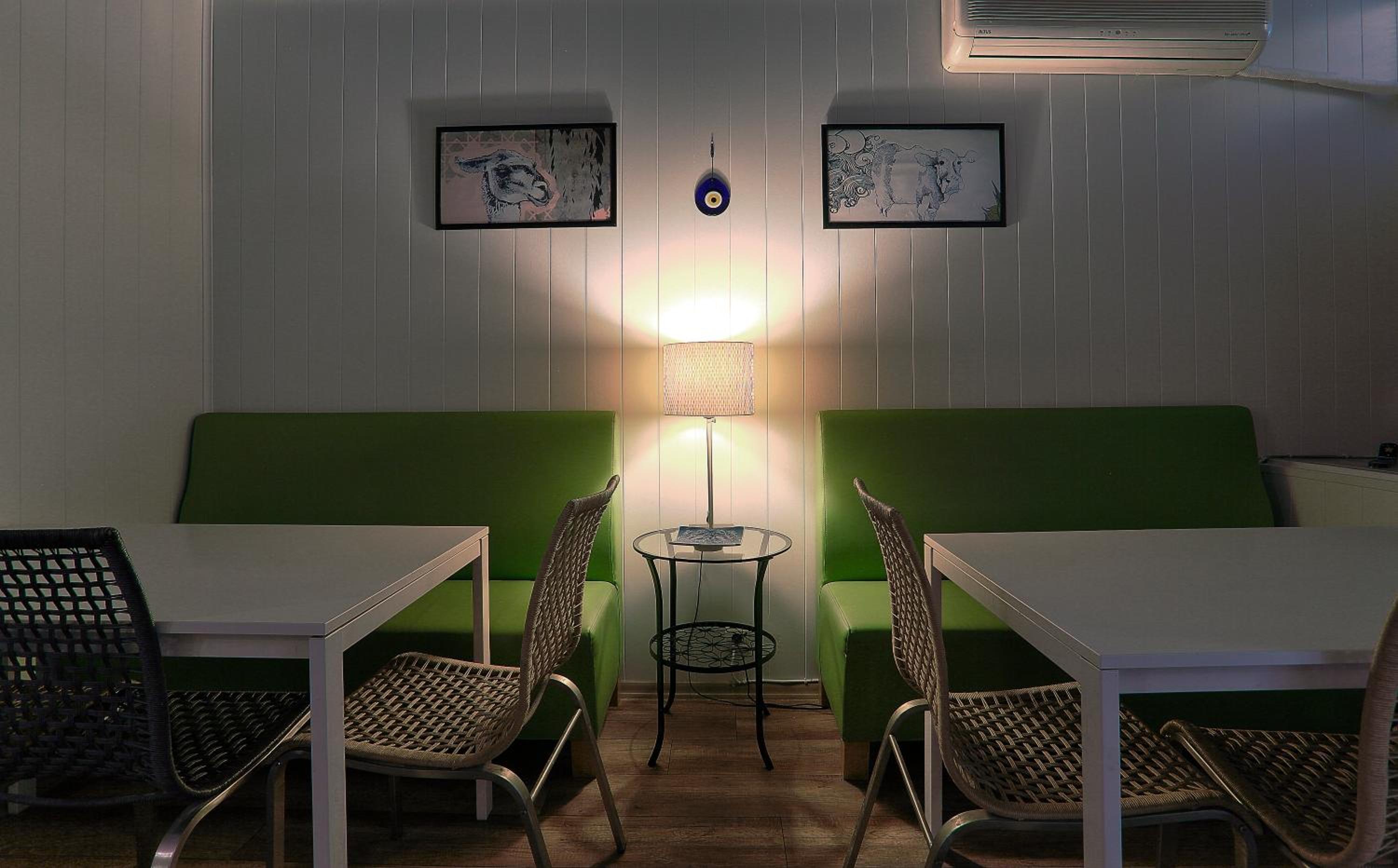 Hush Hostel Lounge