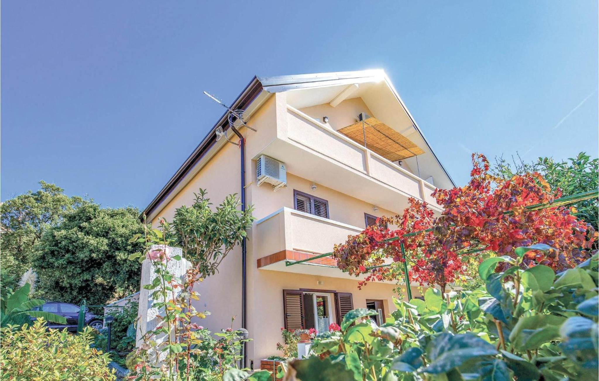 Gorgeous Apartment In Supetarska Draga With Sauna