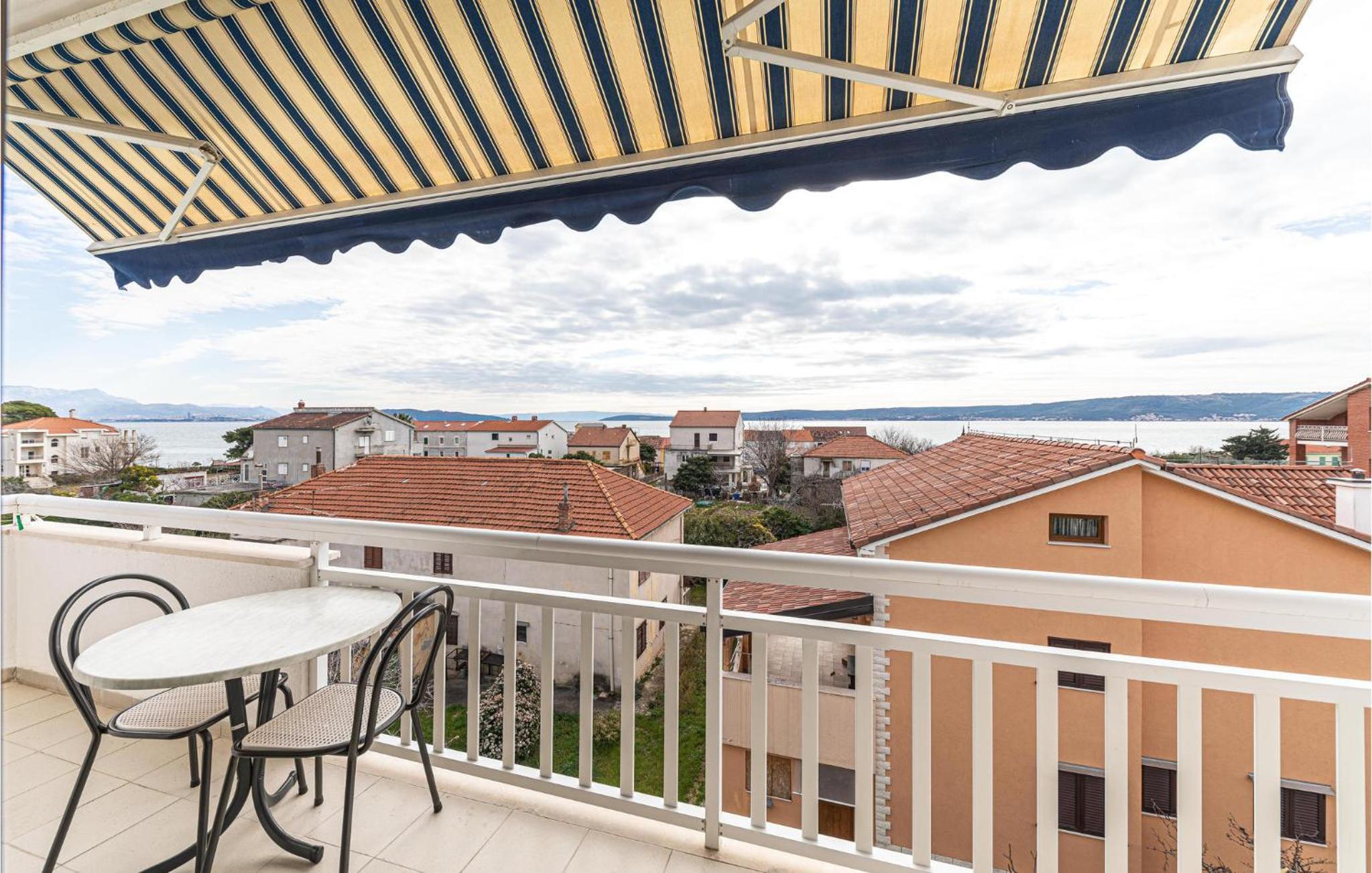 Beautiful Apartment In Kastel Stafilic With Wifi