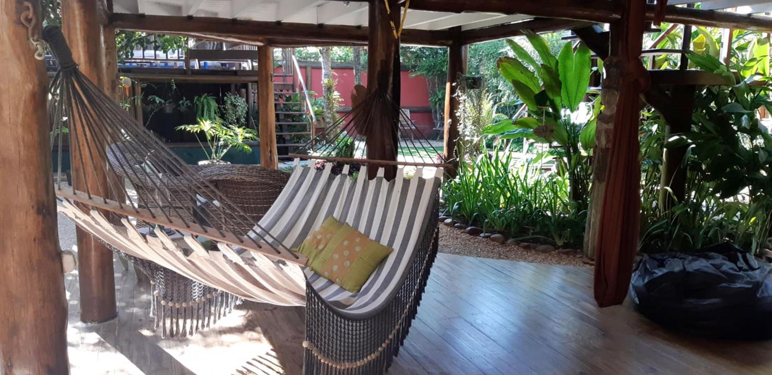 Otima Casa com deck gourmet na Praia da Baleia SP
