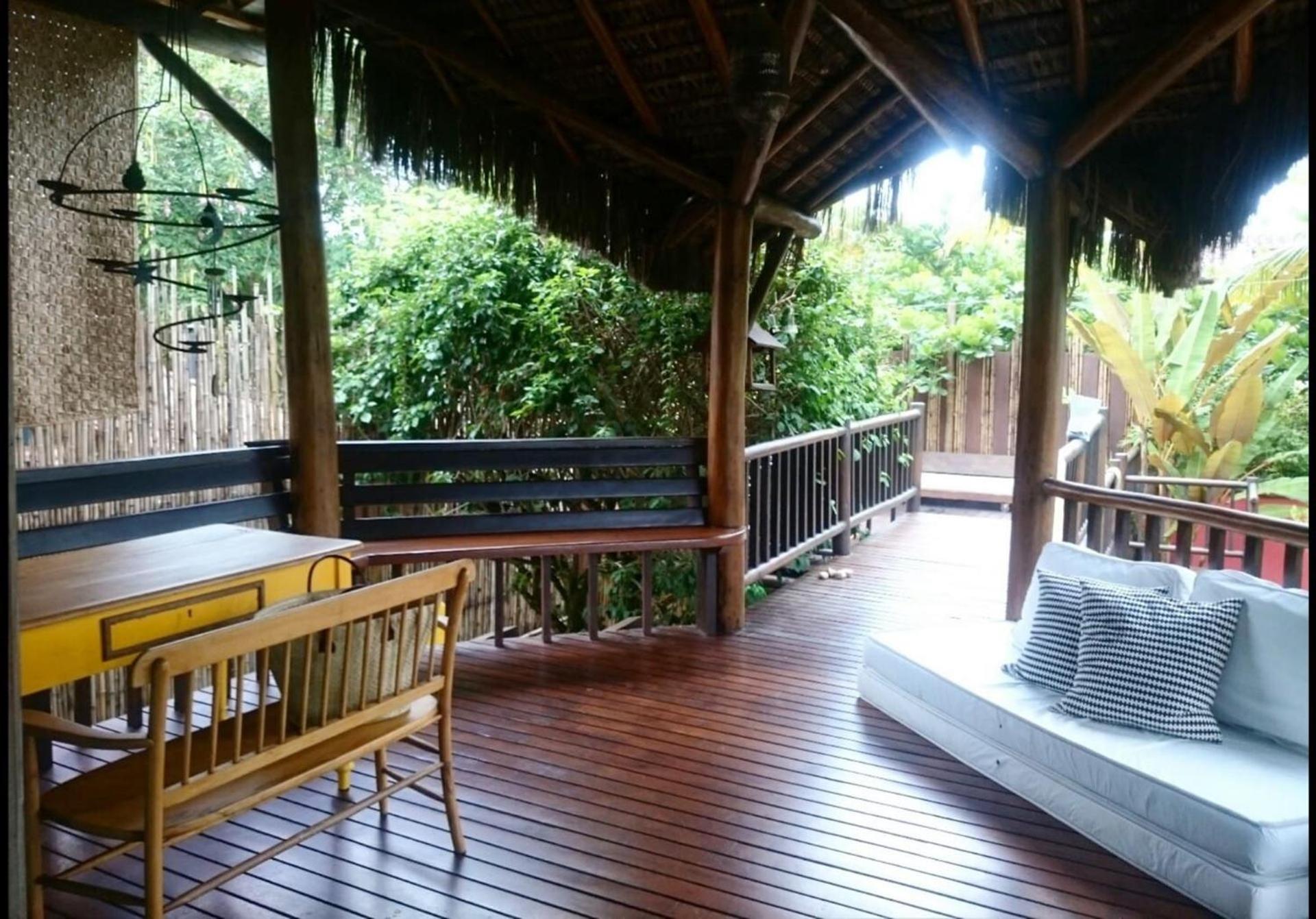 Otima Casa com deck gourmet na Praia da Baleia SP
