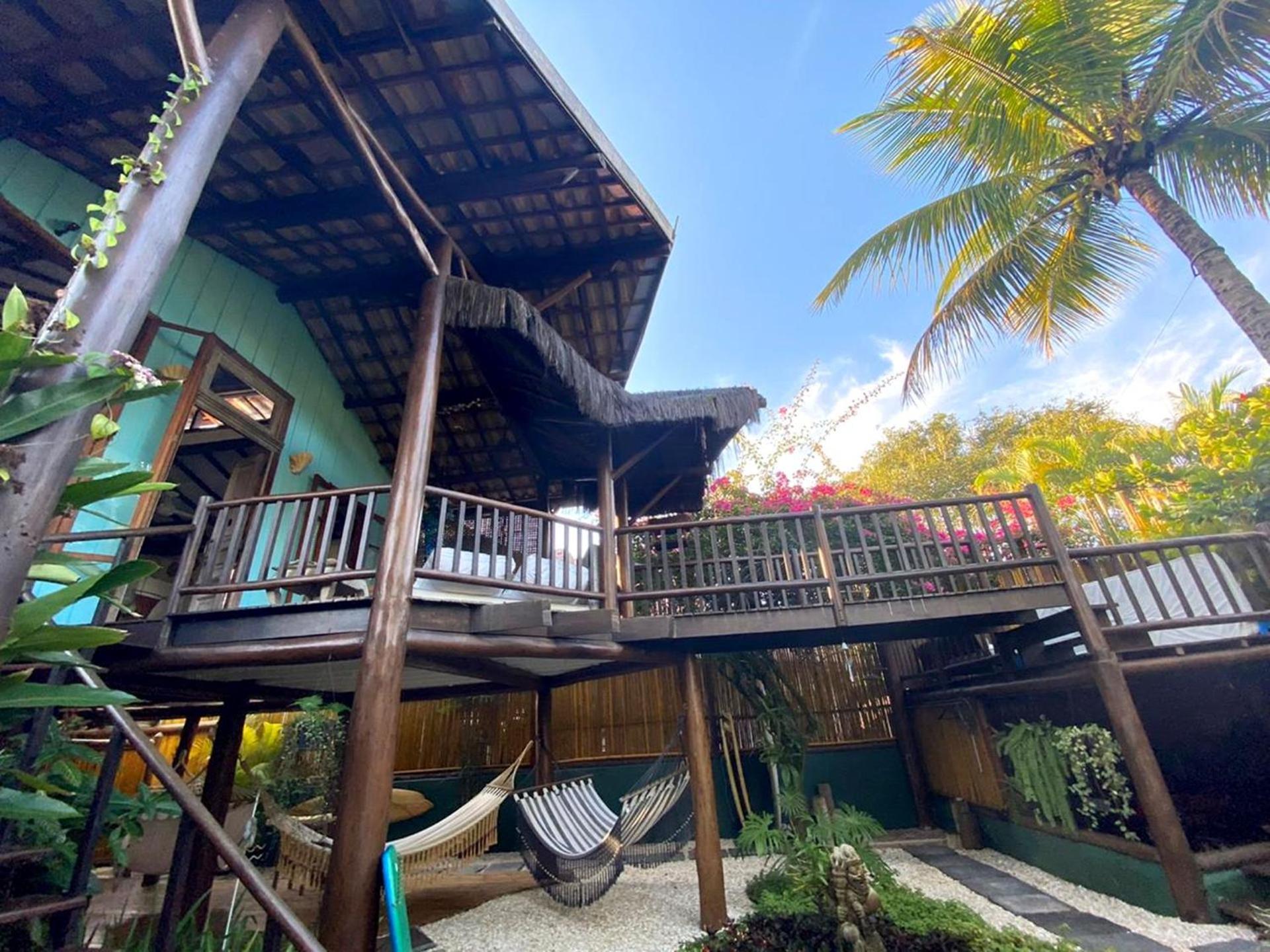 Otima Casa com deck gourmet na Praia da Baleia SP