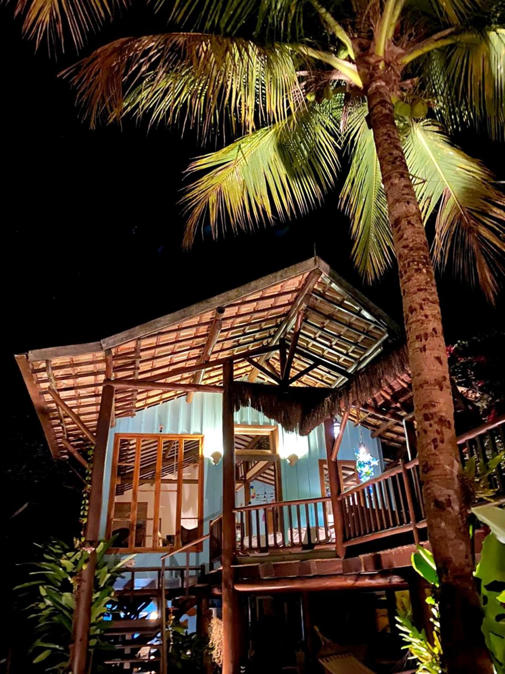 Otima Casa com deck gourmet na Praia da Baleia SP