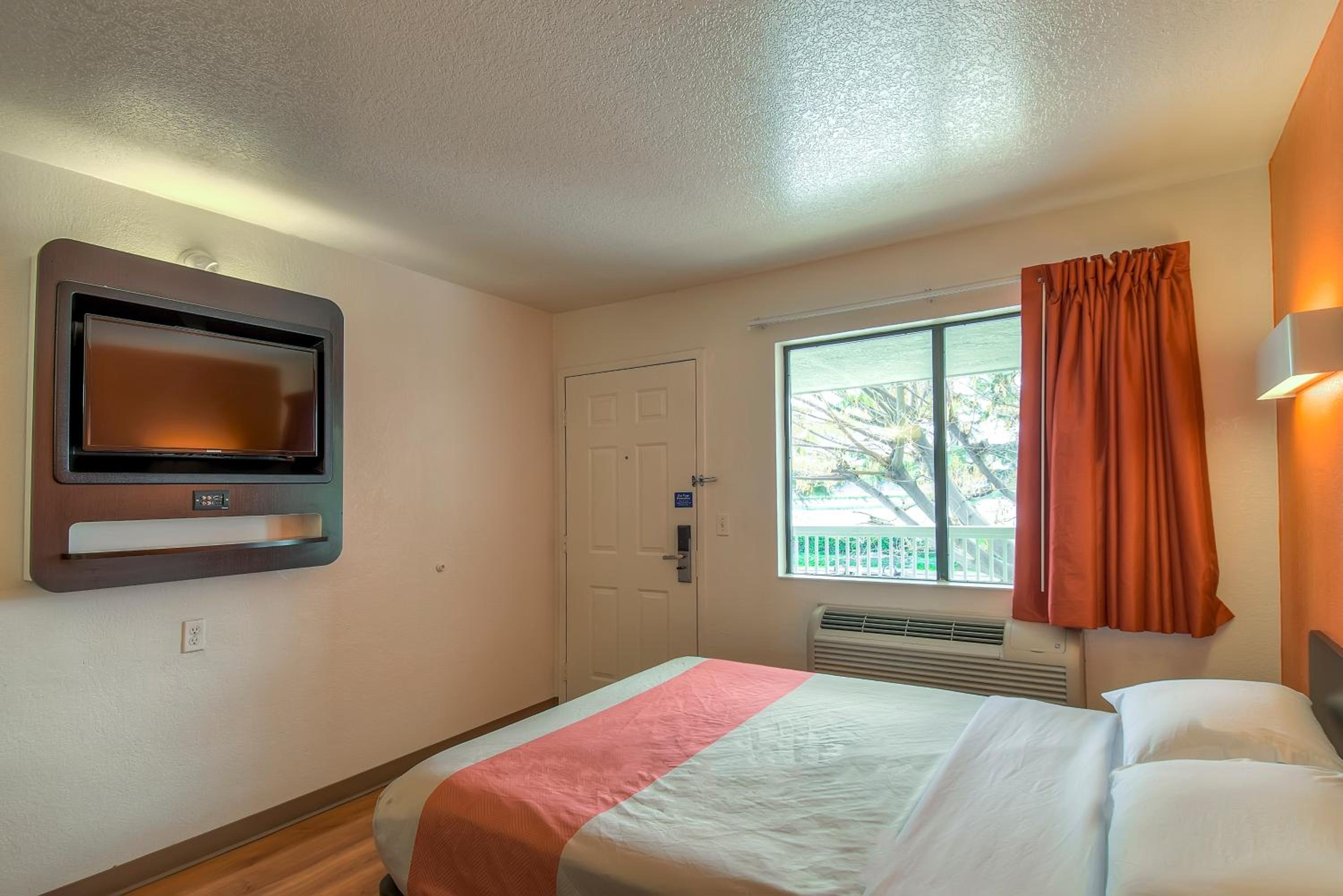 Motel 6-Arcadia, CA - Los Angeles - Pasadena Area - Property Image 17