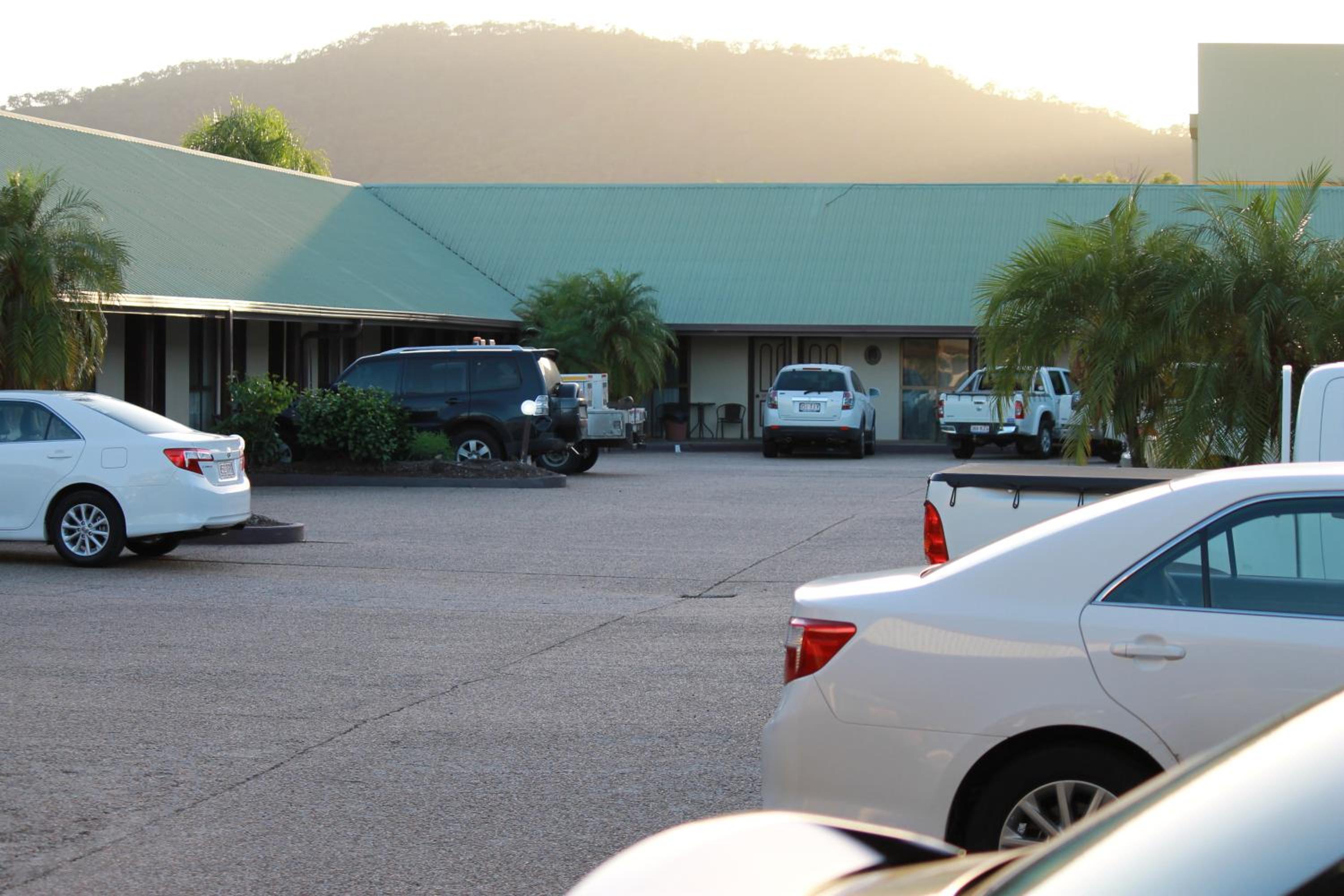 Glenmore Palms Motel