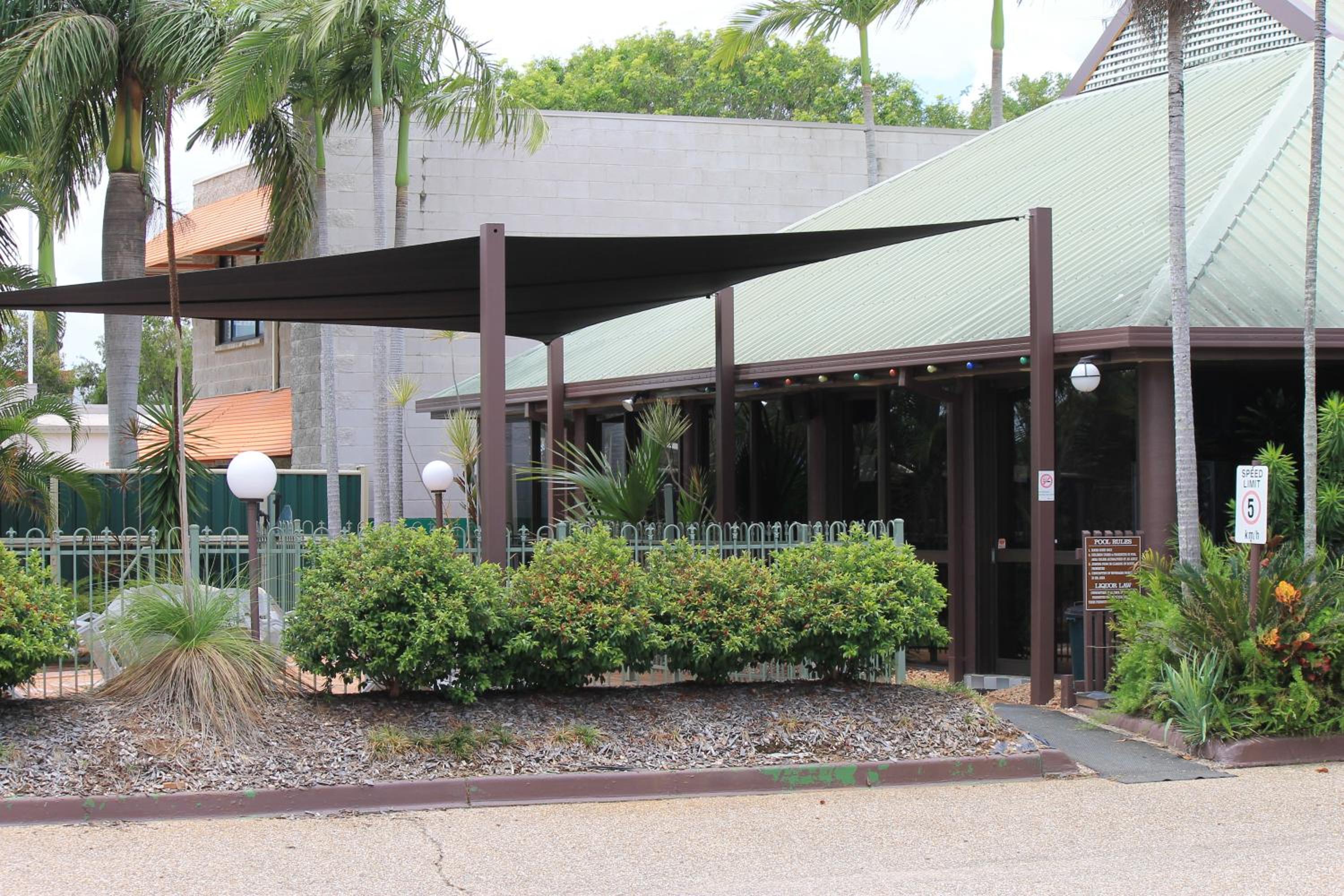 Glenmore Palms Motel